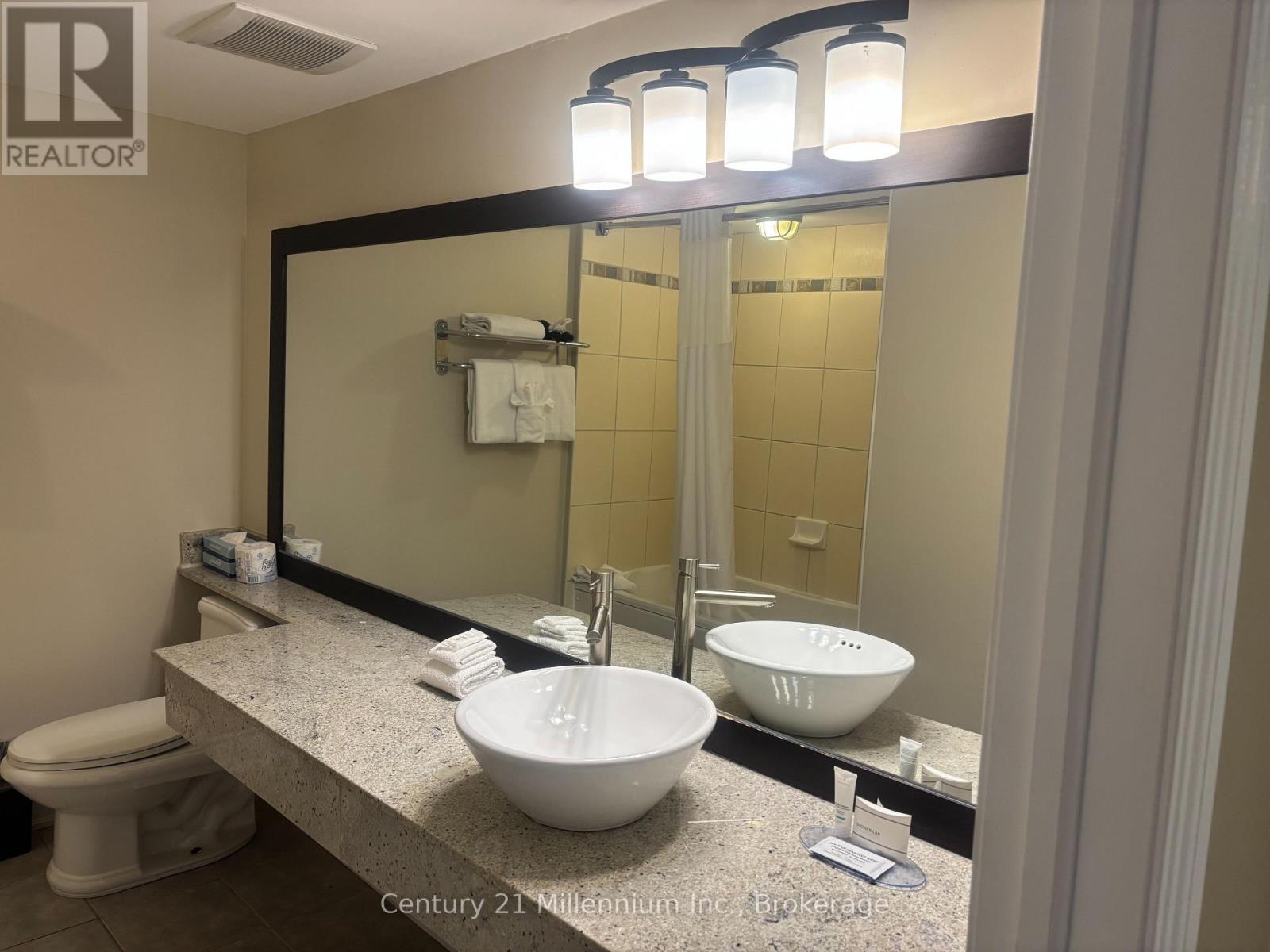 2307 - 9 Harbour Street E Property Photo 13