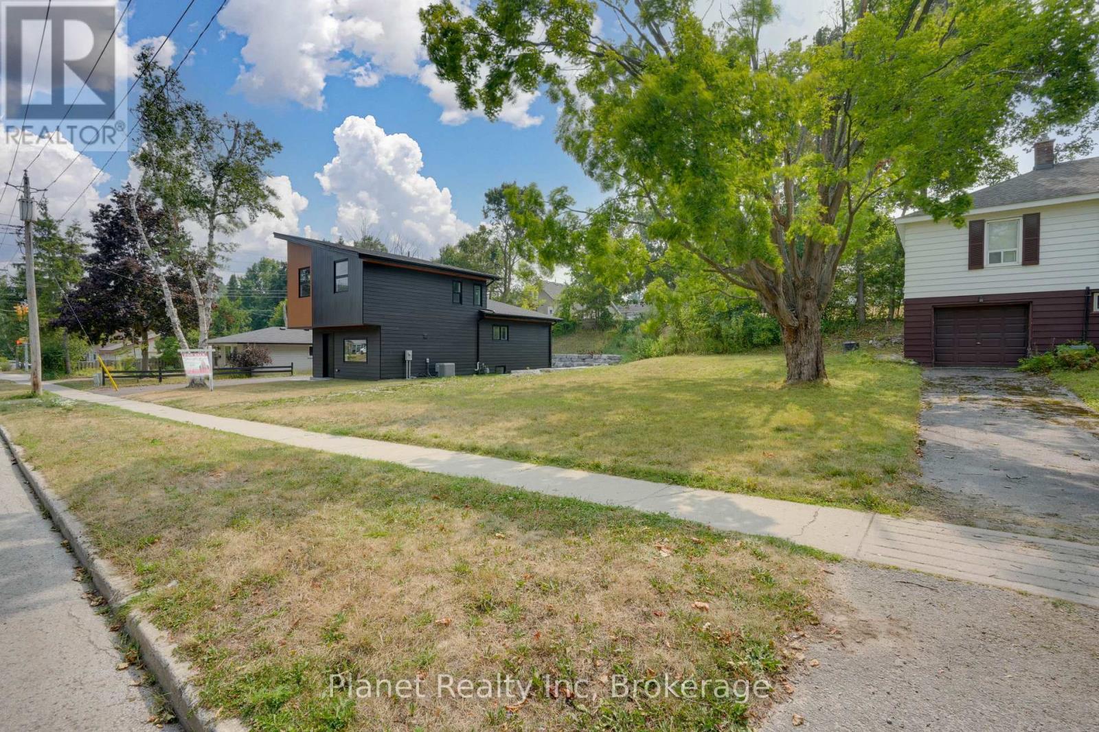 170 Berczy Street Property Photo 7