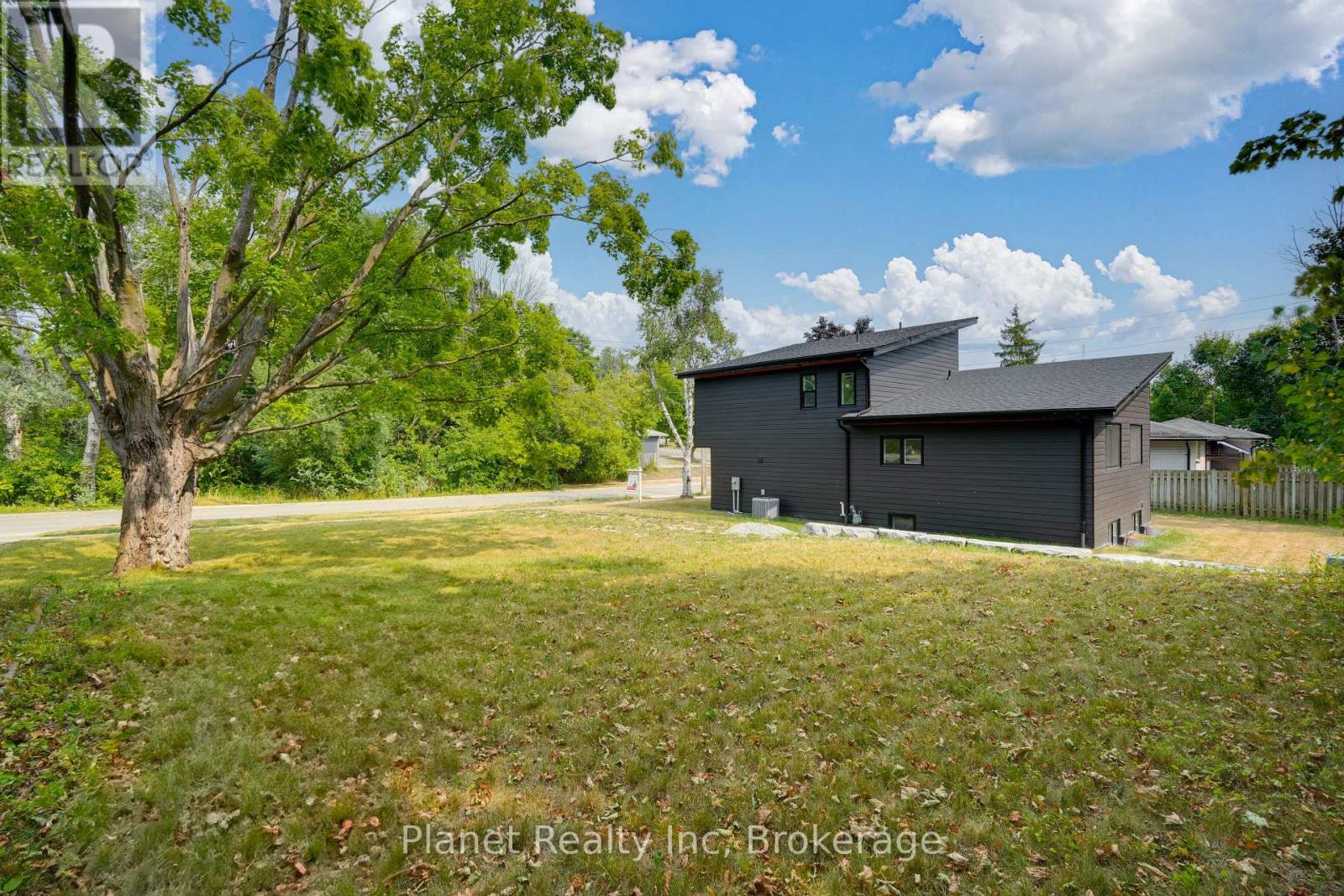 170 Berczy Street Property Photo 9