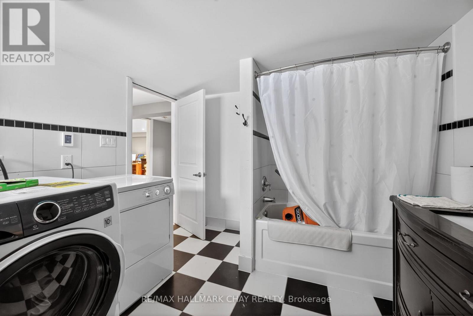 68 Drury Lane Property Photo 27