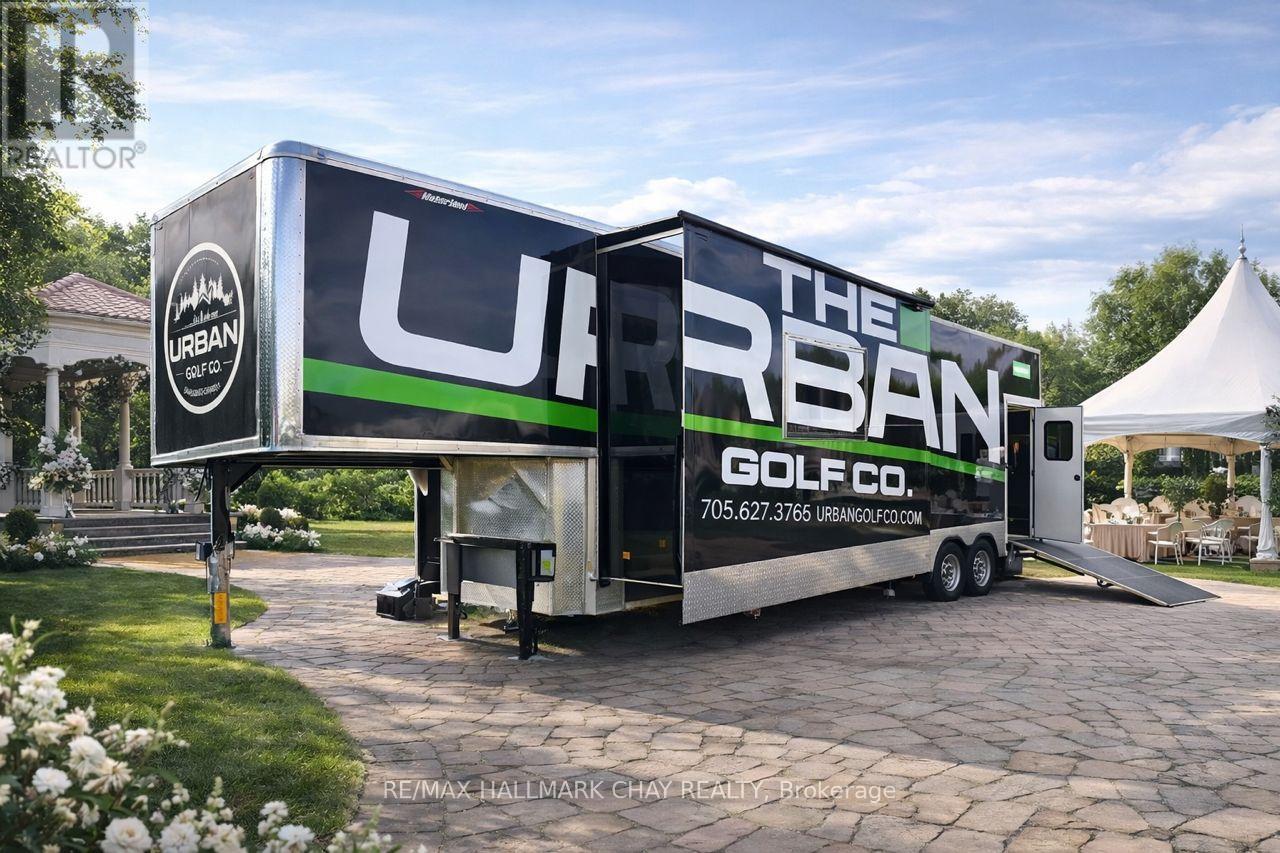 The Urban Golf Co. Property Photo 1