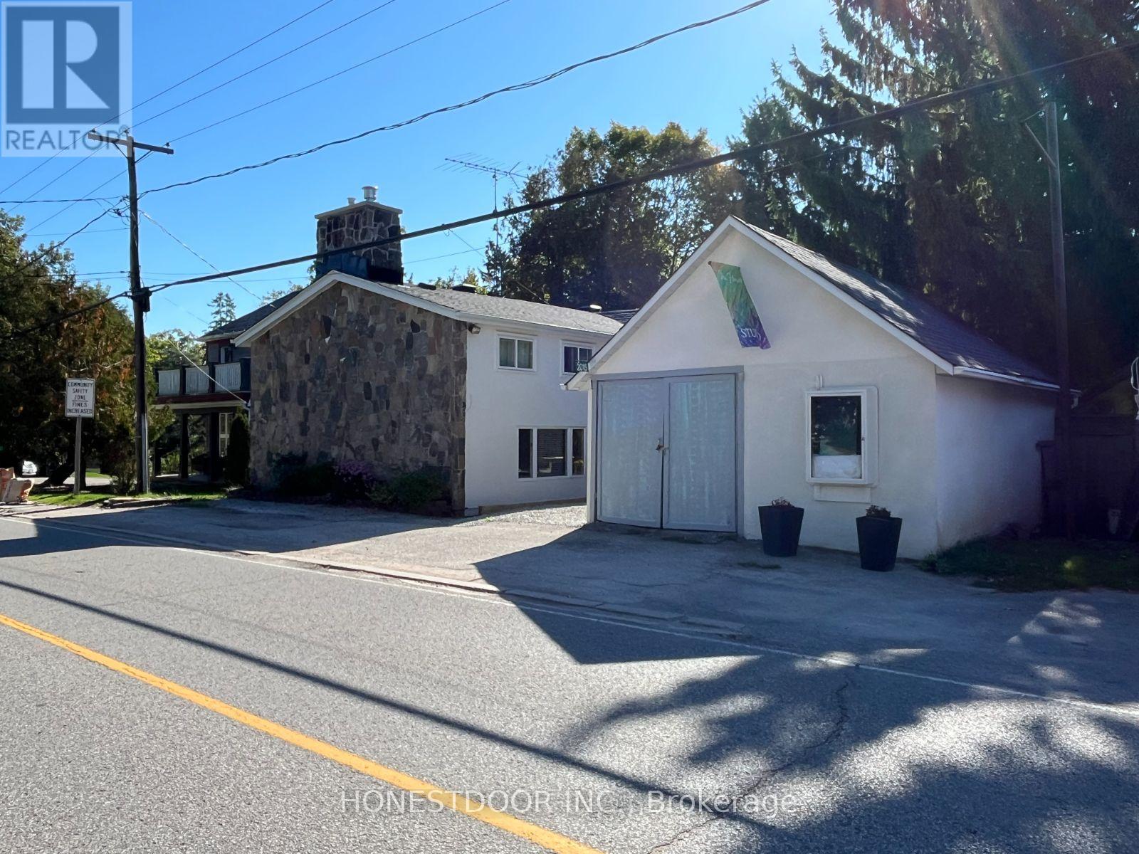 2015 Ridge Road W Property Photo 2