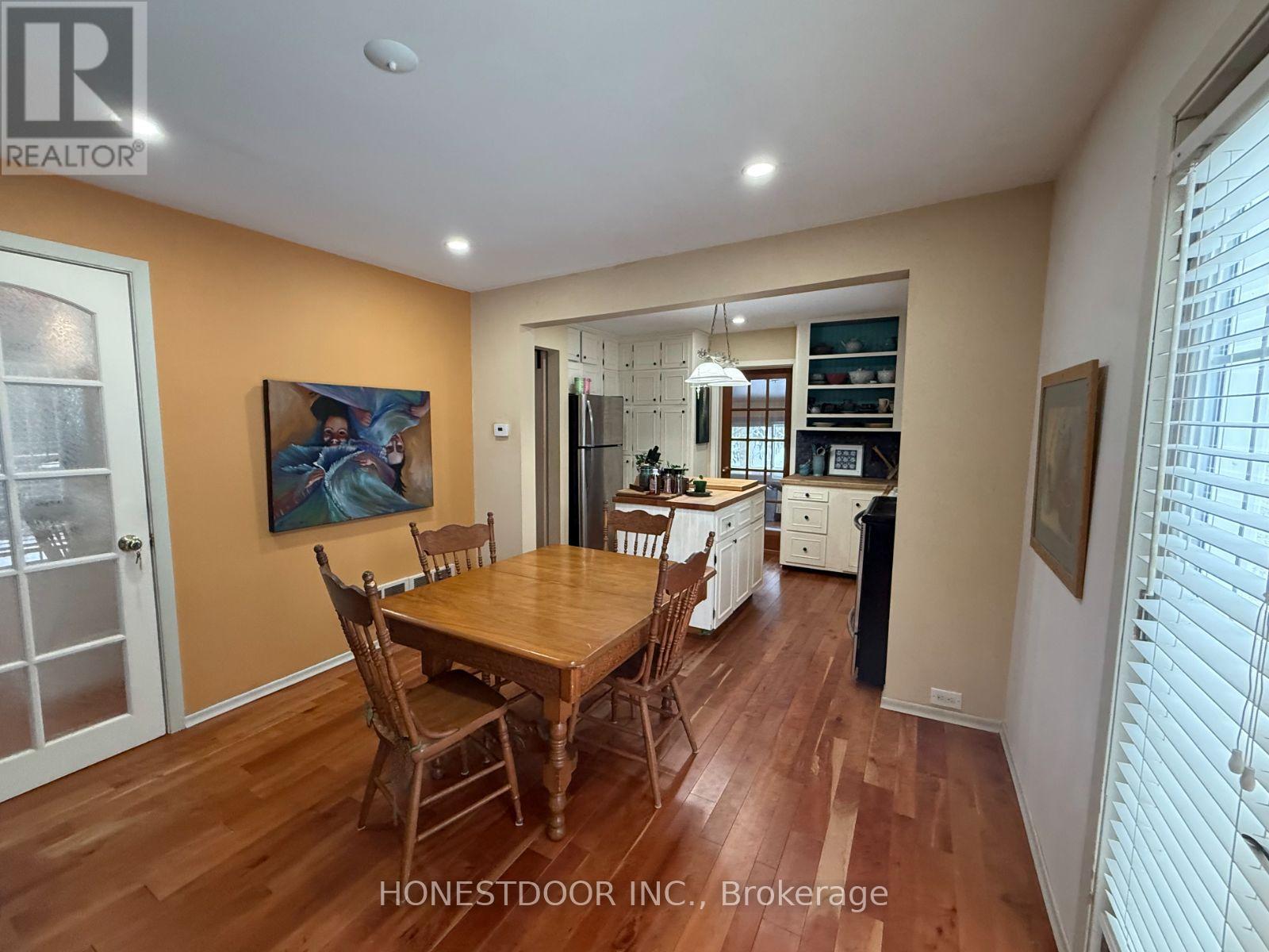 2015 Ridge Road W Property Photo 12