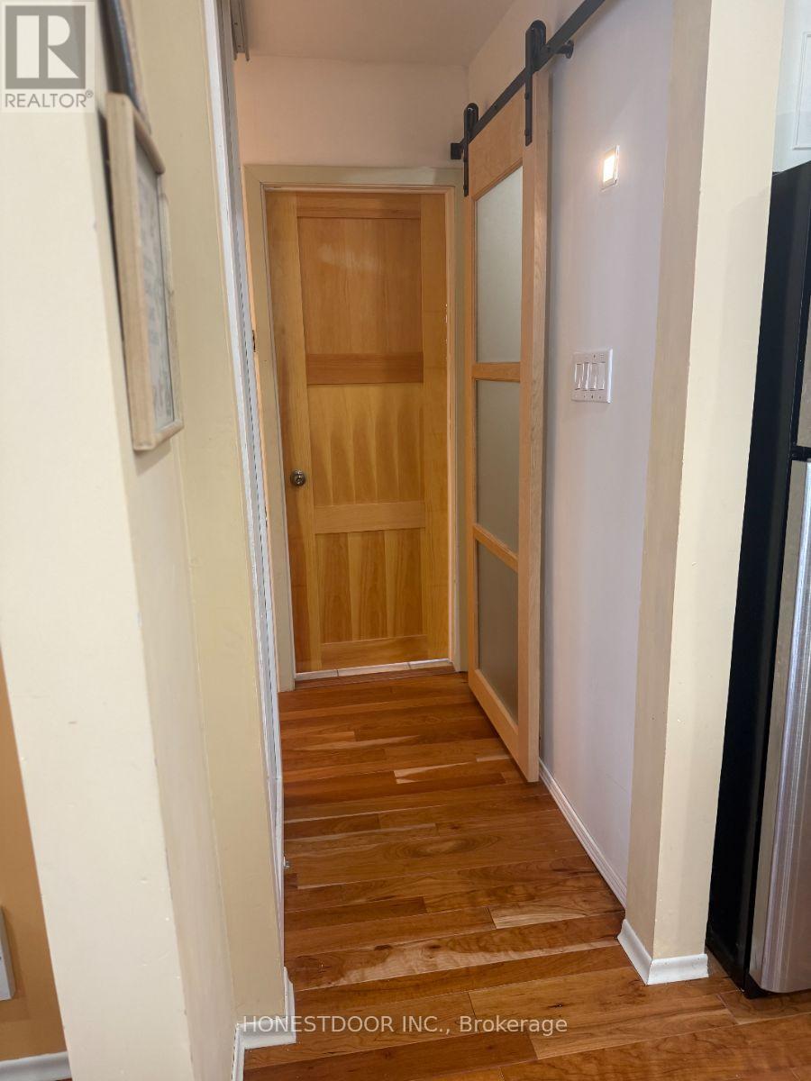 2015 Ridge Road W Property Photo 13