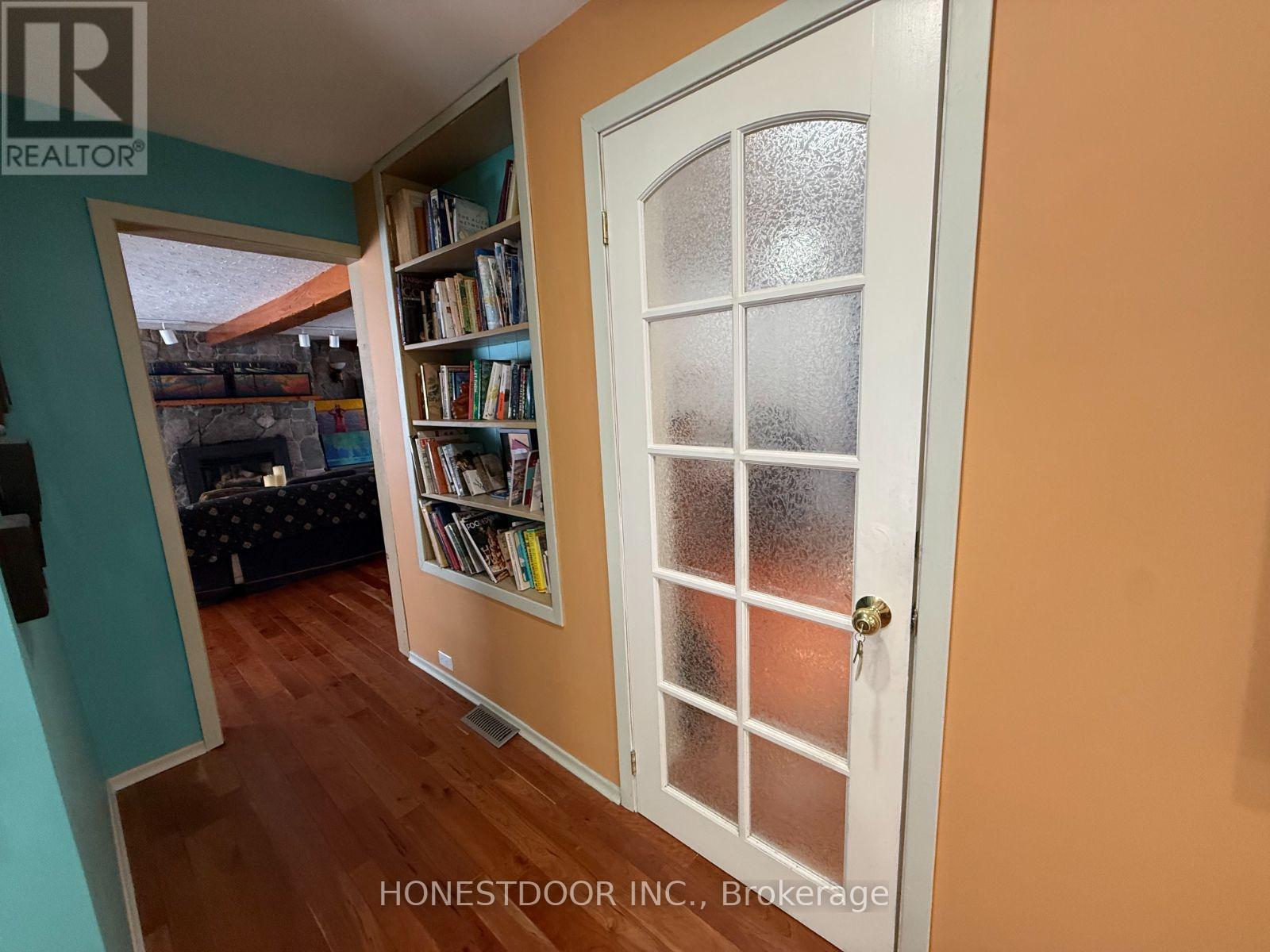 2015 Ridge Road W Property Photo 15