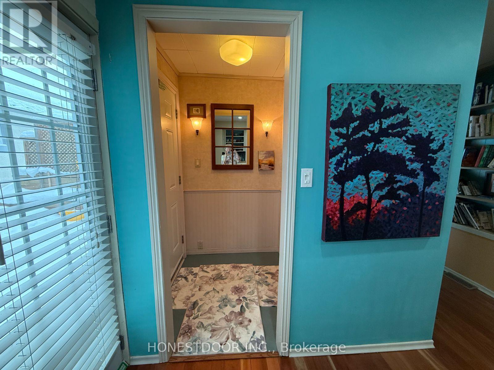 2015 Ridge Road W Property Photo 16