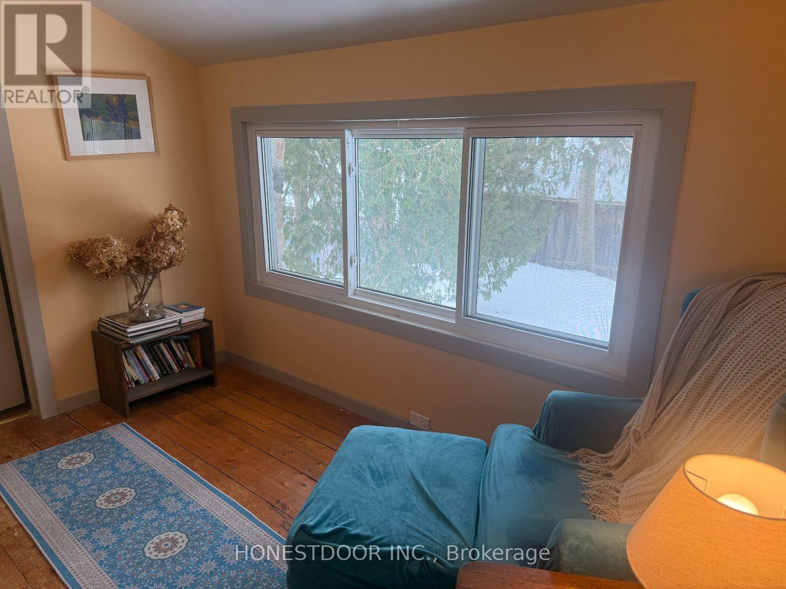 2015 Ridge Road W Property Photo 17