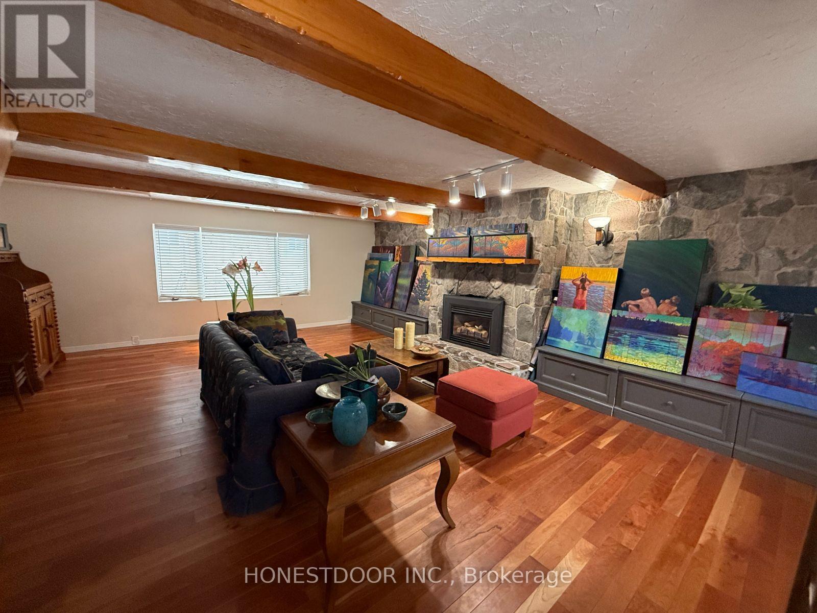 2015 Ridge Road W Property Photo 19
