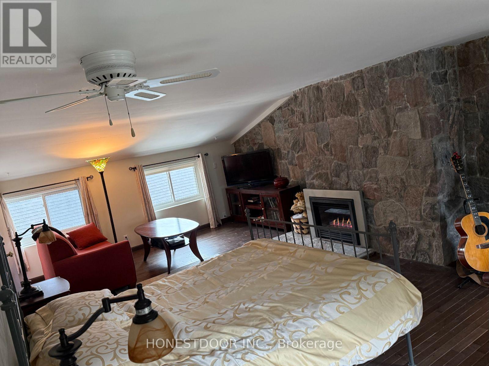 2015 Ridge Road W Property Photo 21