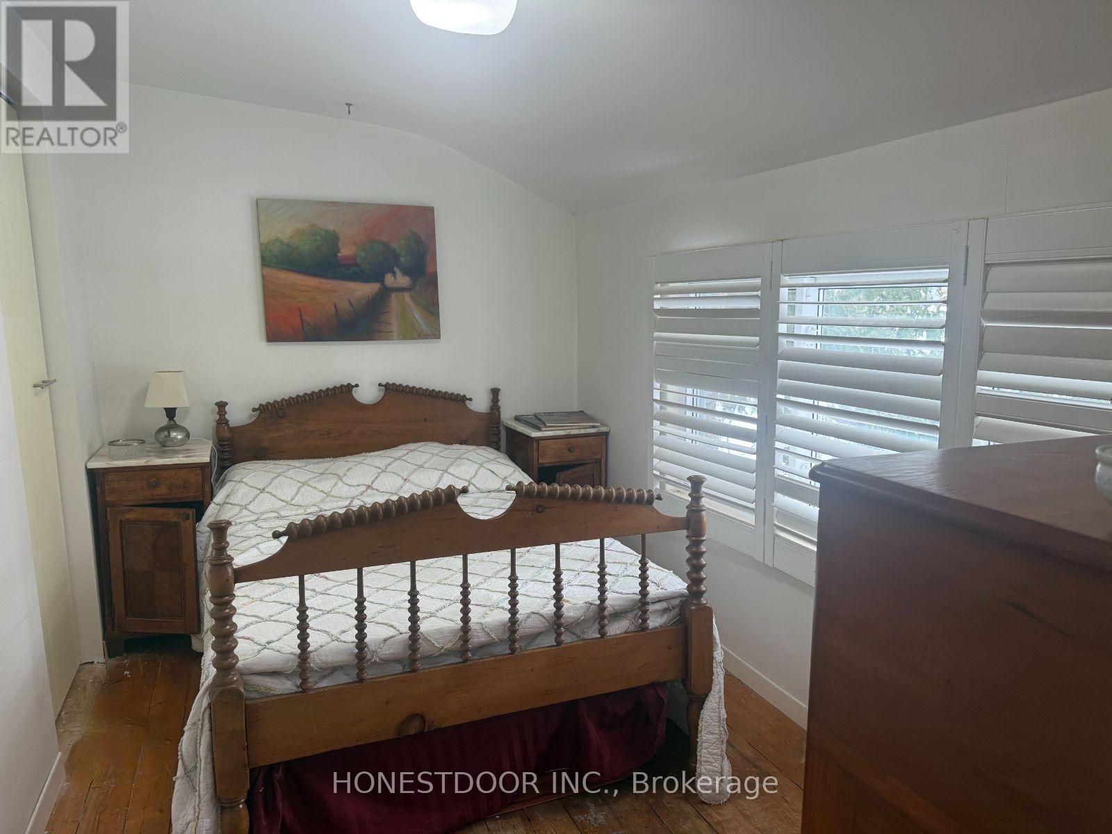 2015 Ridge Road W Property Photo 24