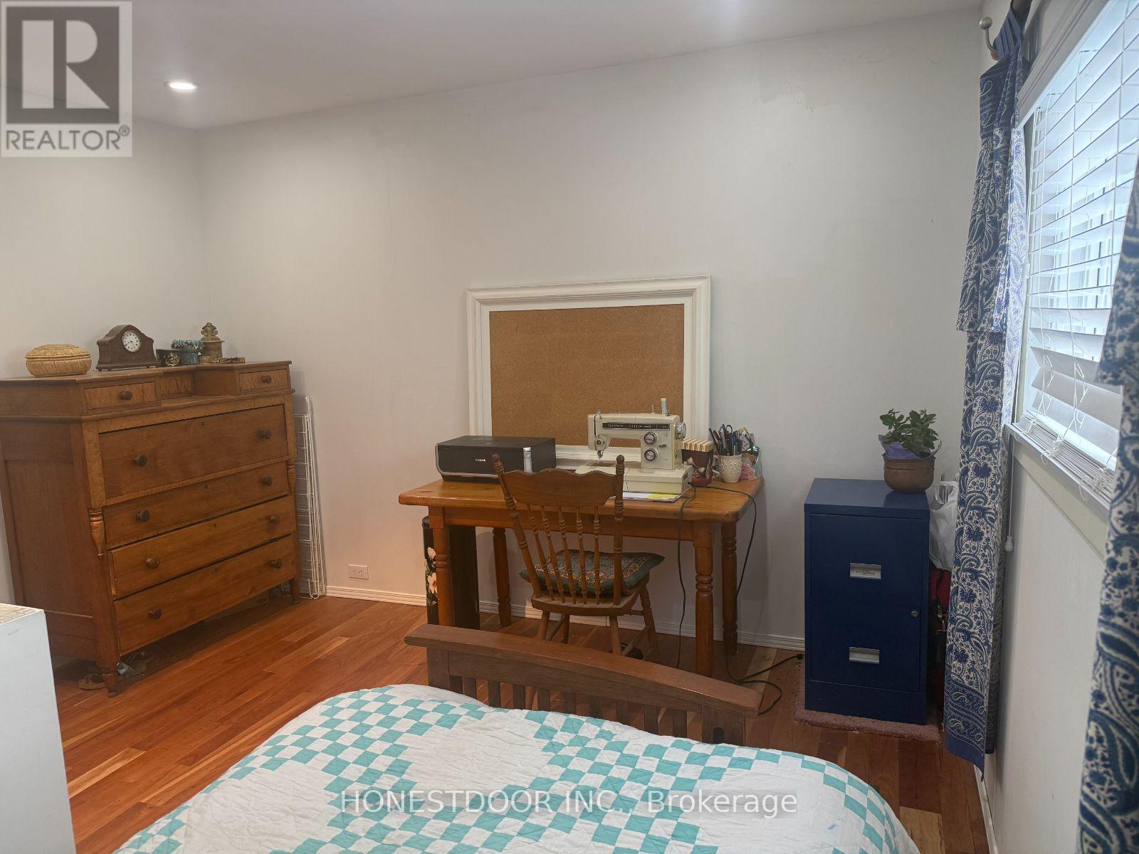 2015 Ridge Road W Property Photo 25