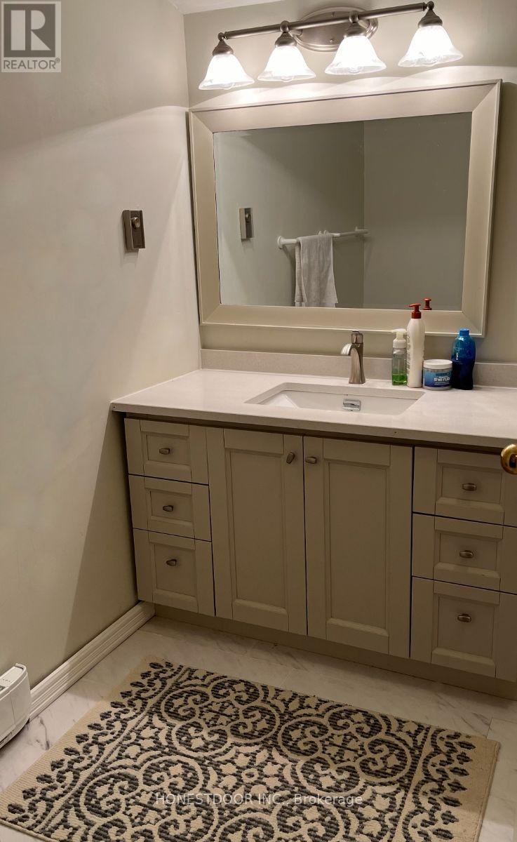 2015 Ridge Road W Property Photo 27