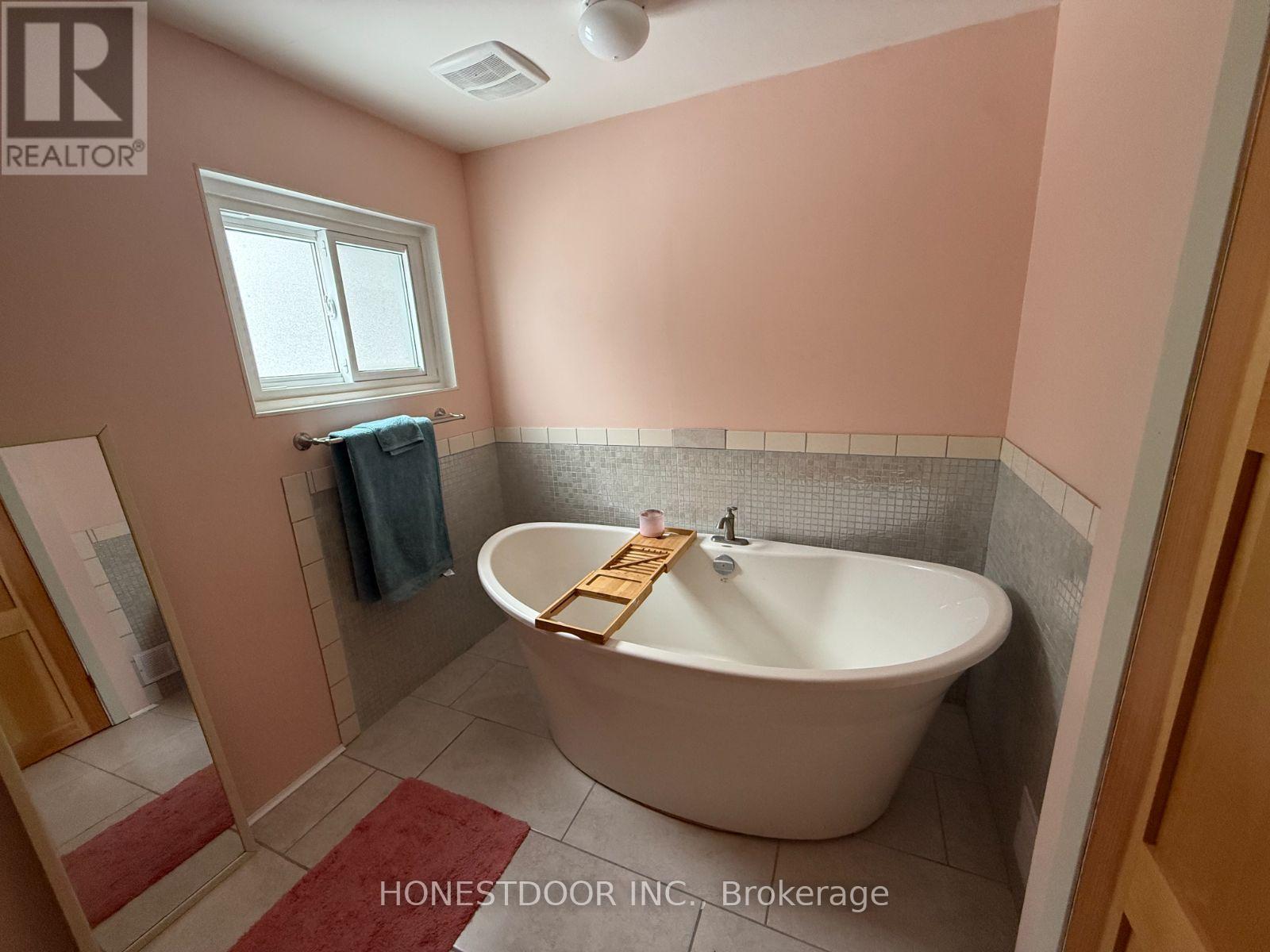 2015 Ridge Road W Property Photo 28