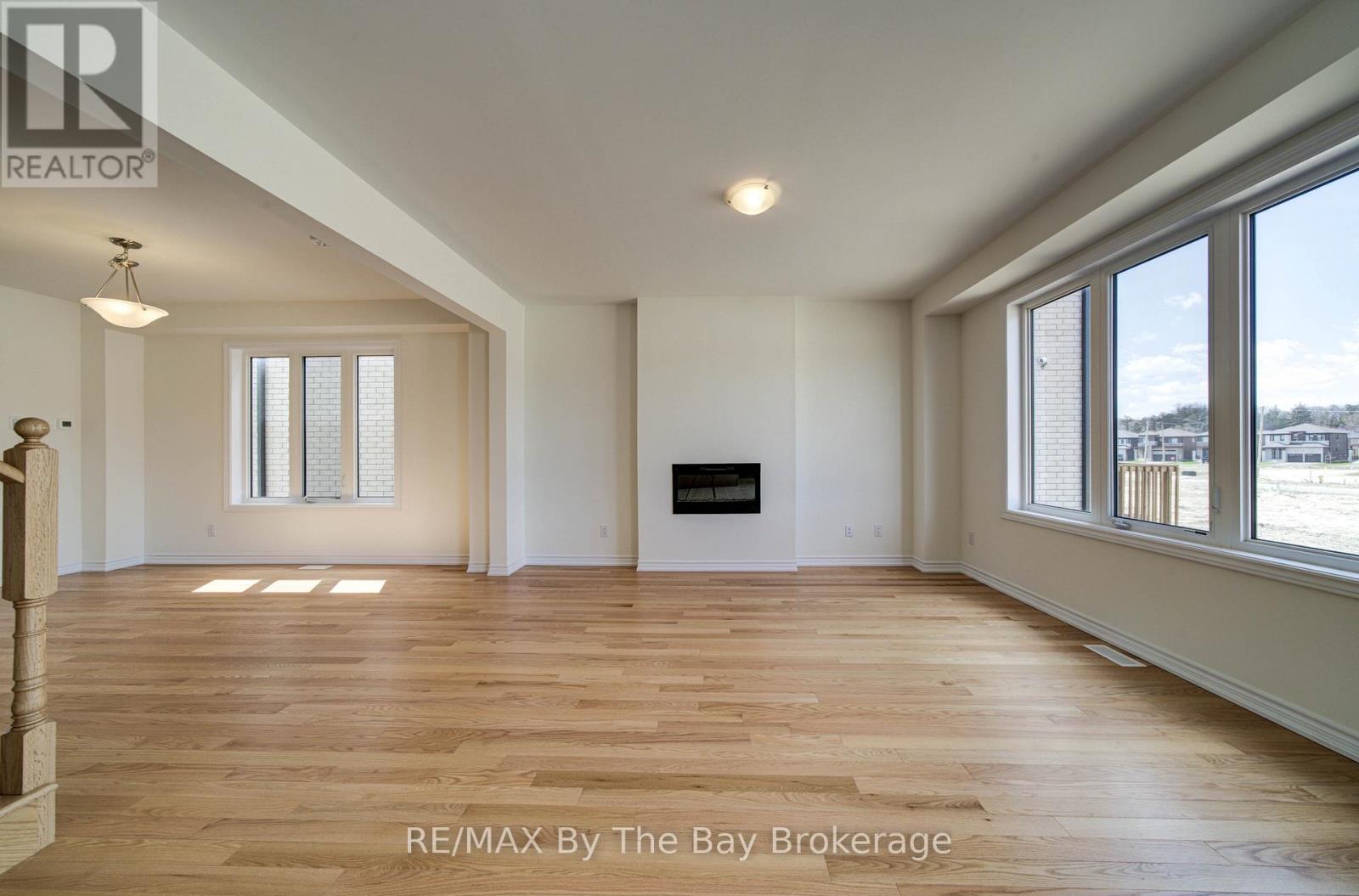 61 Rosanne Circle Property Photo 7