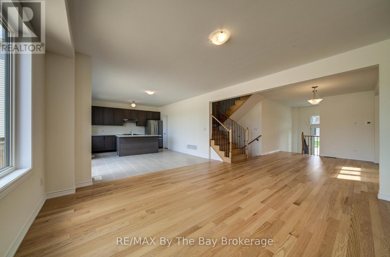 61 Rosanne Circle Property Photo 10