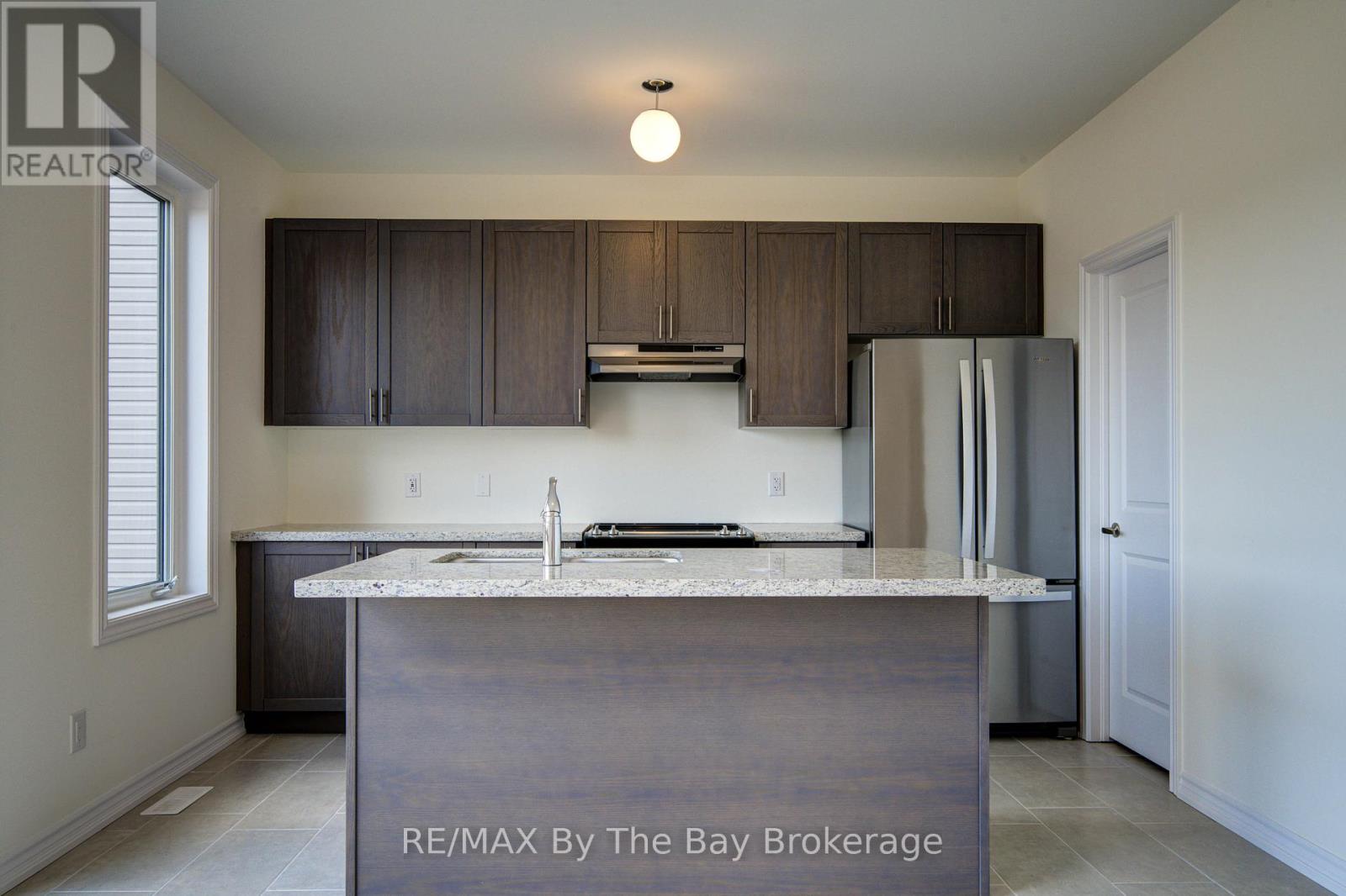 61 Rosanne Circle Property Photo 12