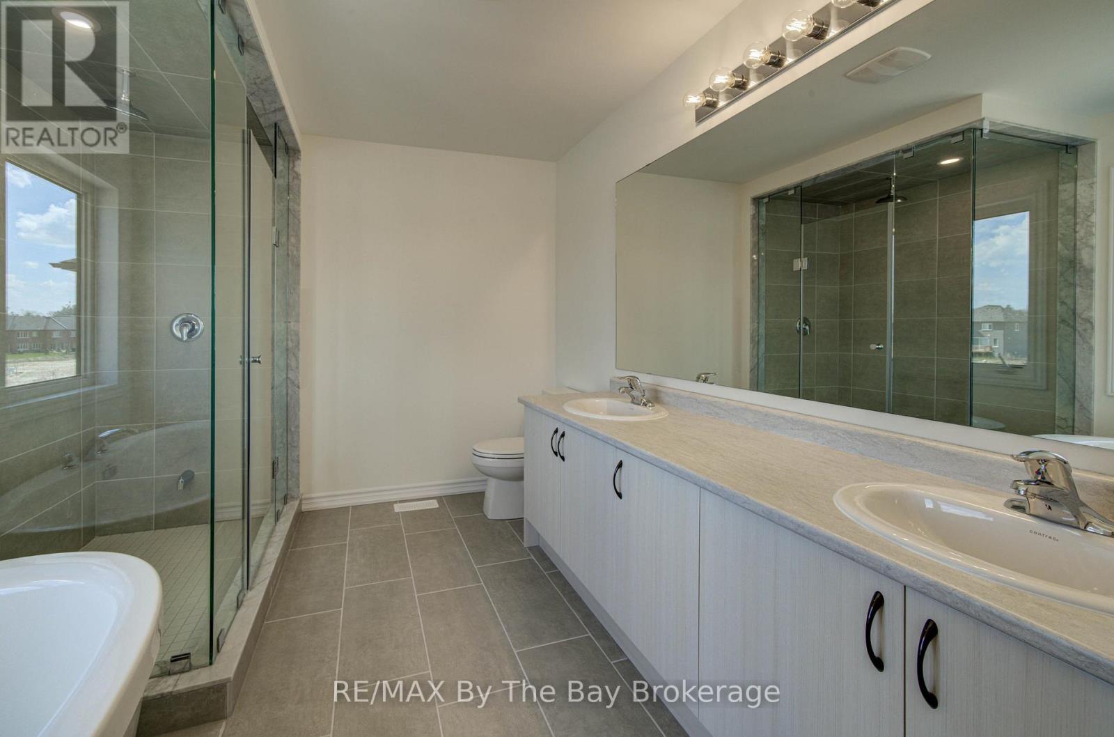 61 Rosanne Circle Property Photo 16