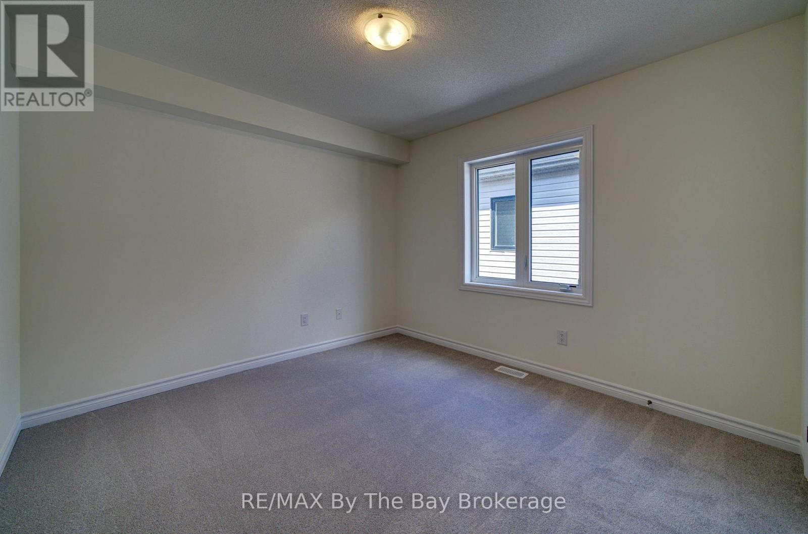 61 Rosanne Circle Property Photo 23