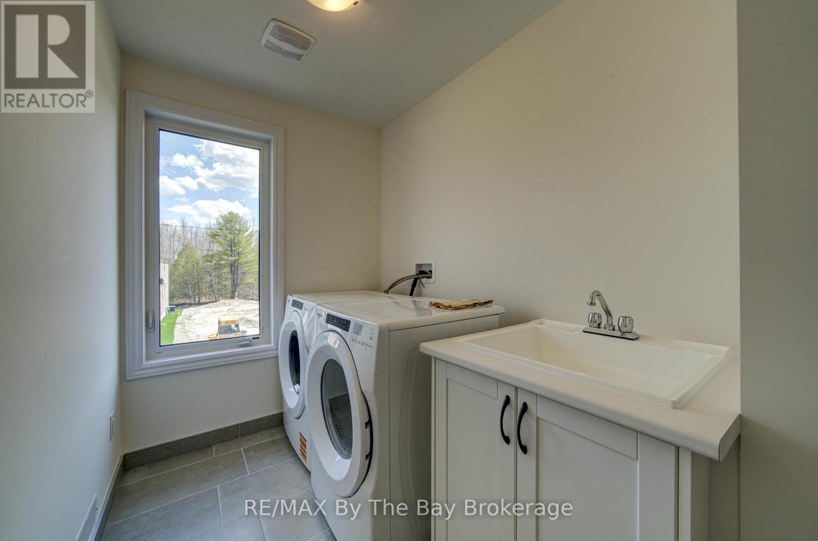 61 Rosanne Circle Property Photo 26