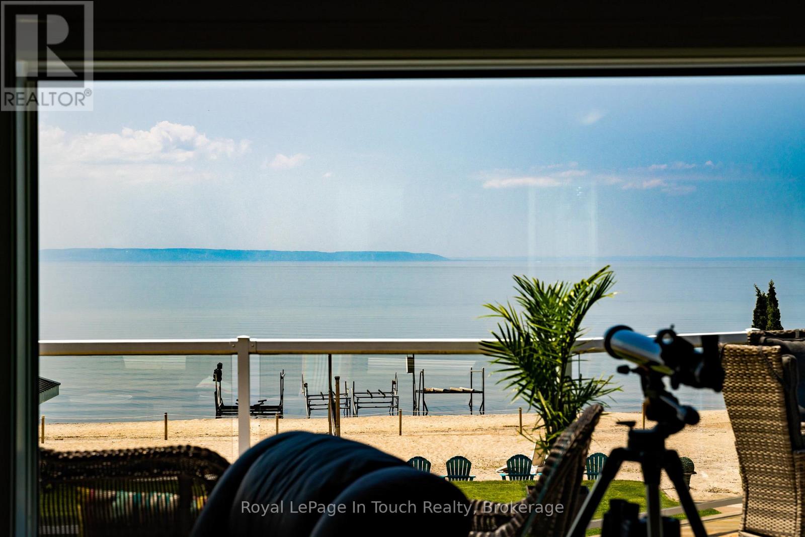 8 Tiny Beaches Road S Property Photo 11