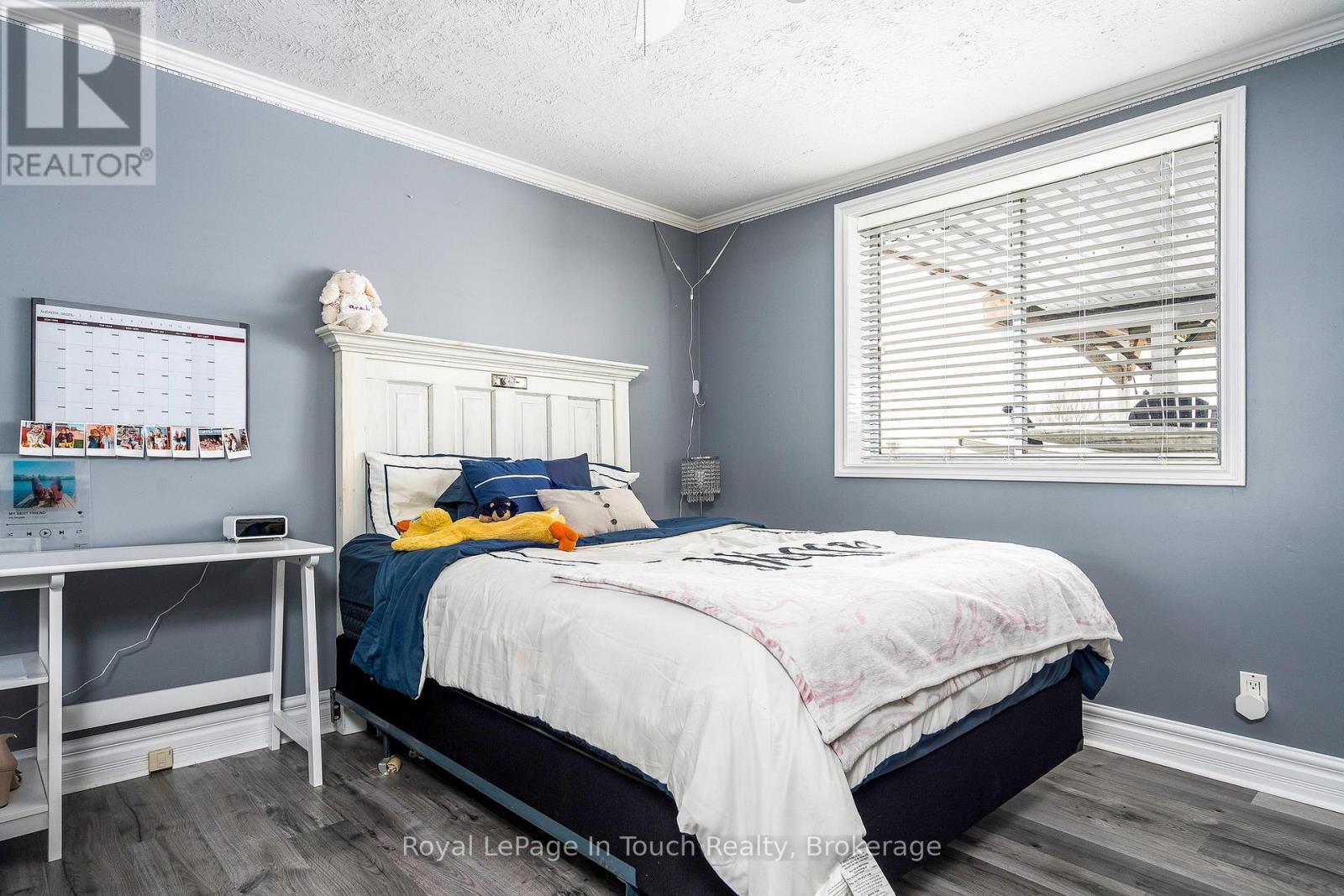 8 Tiny Beaches Road S Property Photo 18