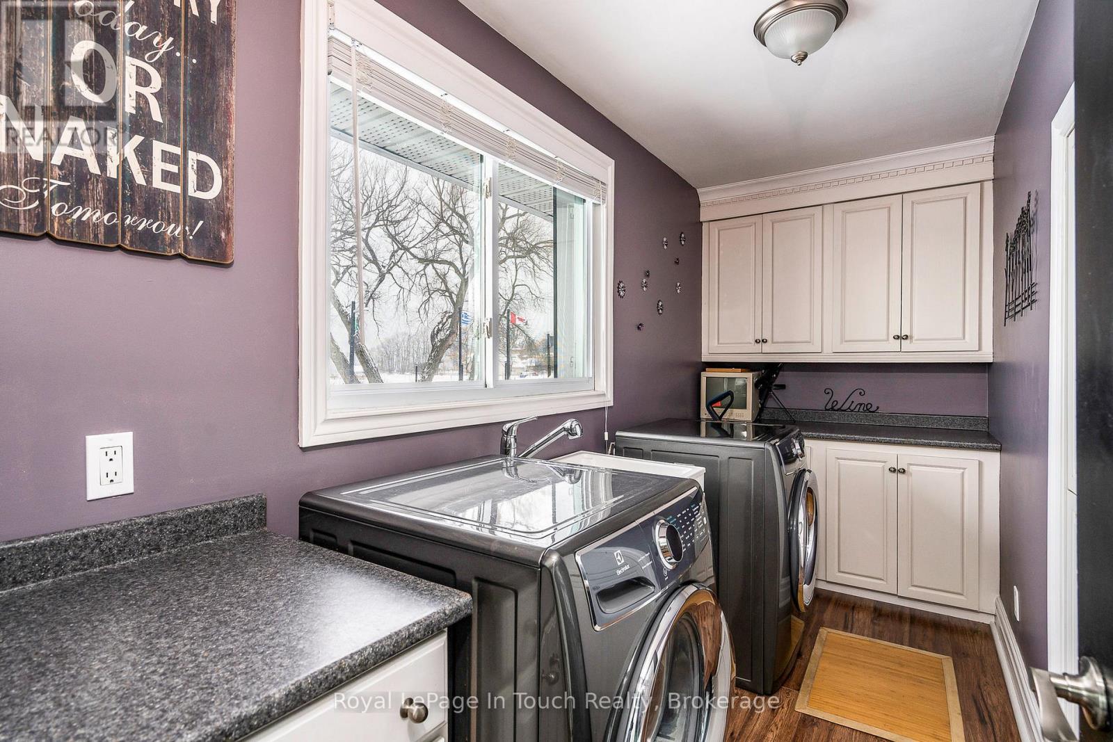8 Tiny Beaches Road S Property Photo 26