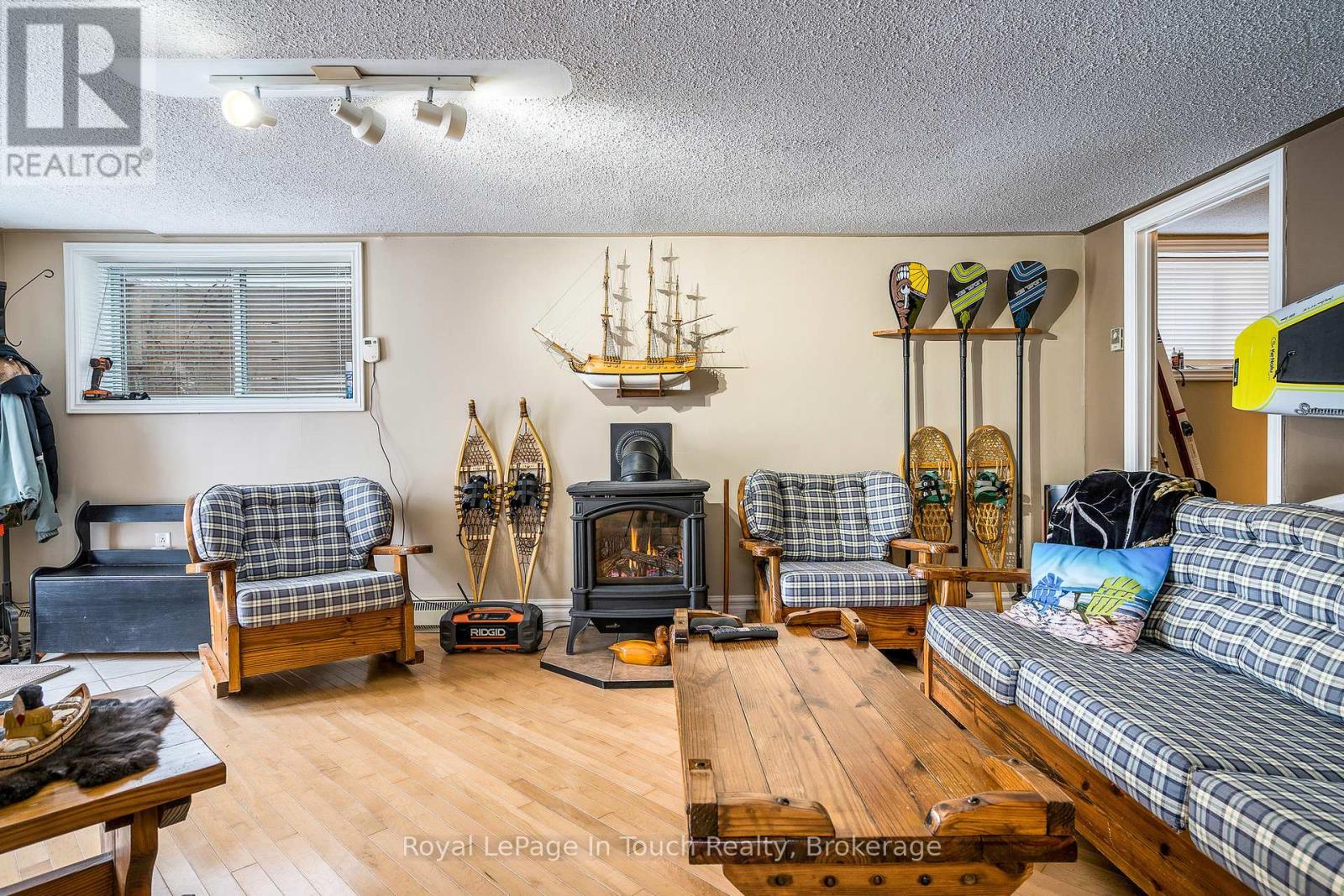 8 Tiny Beaches Road S Property Photo 36