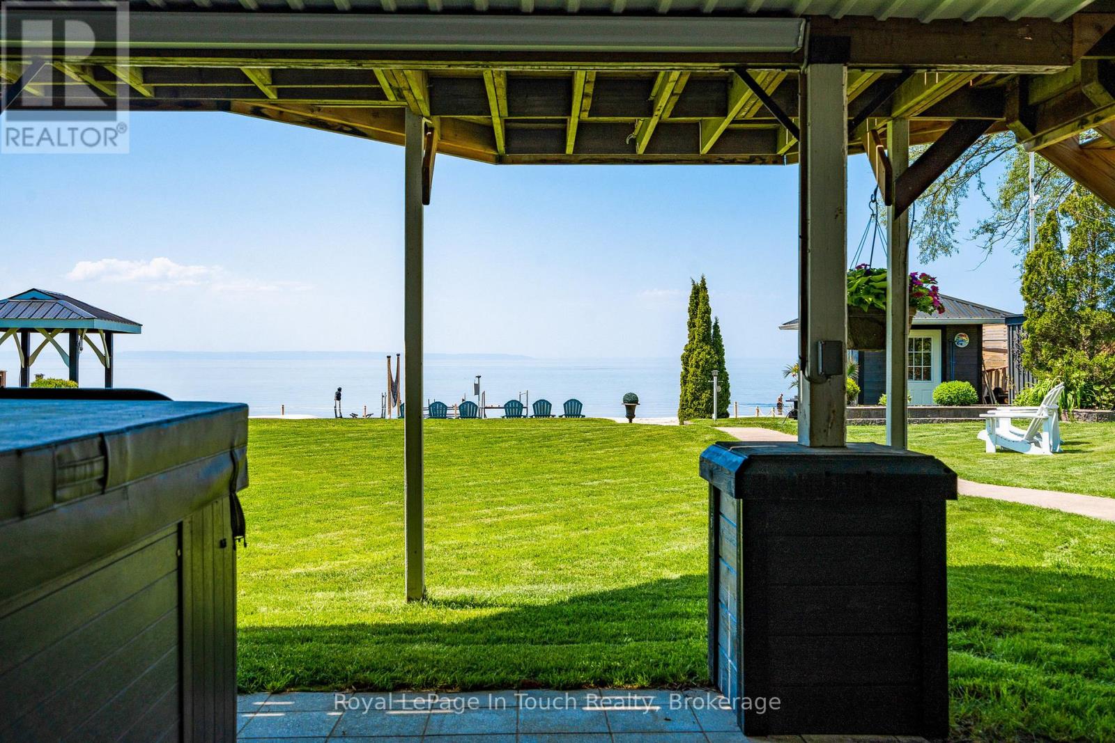 8 Tiny Beaches Road S Property Photo 39