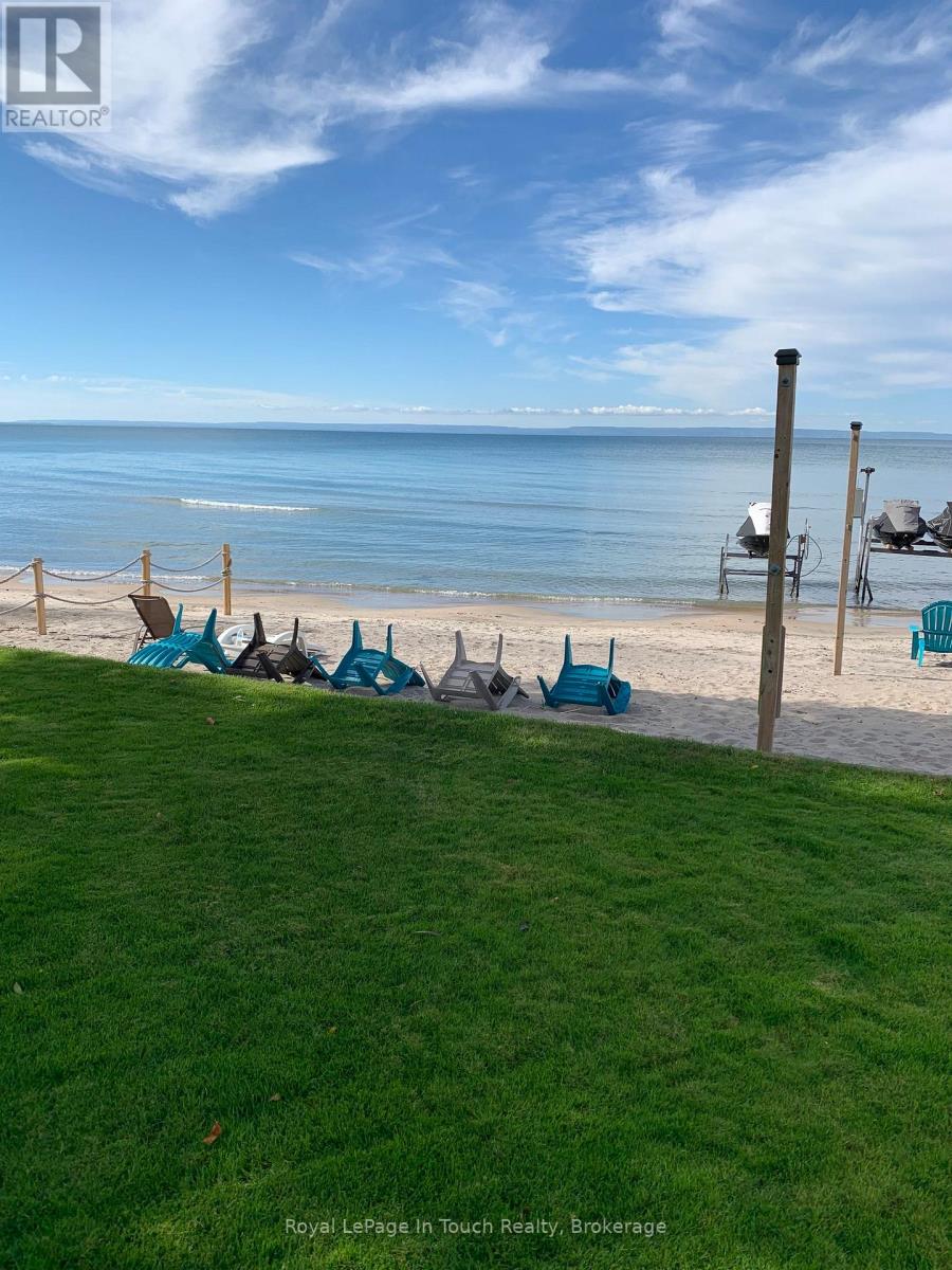 8 Tiny Beaches Road S Property Photo 44