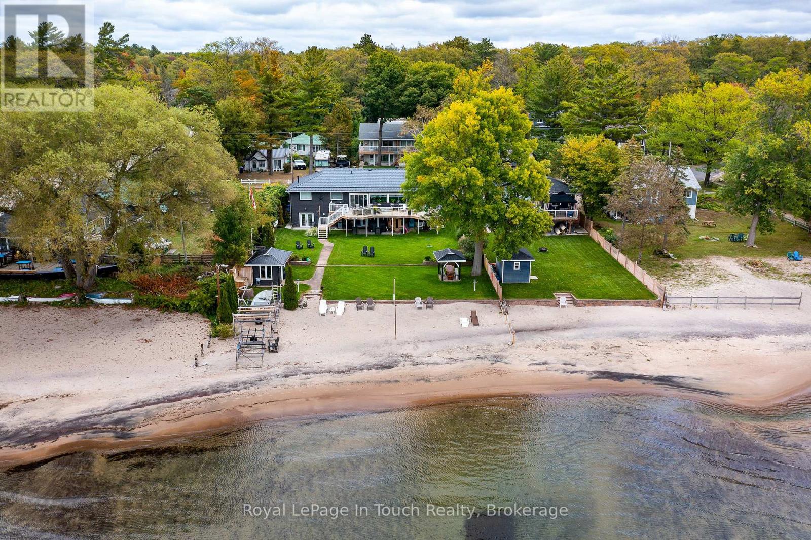 8 Tiny Beaches Road S Property Photo 47