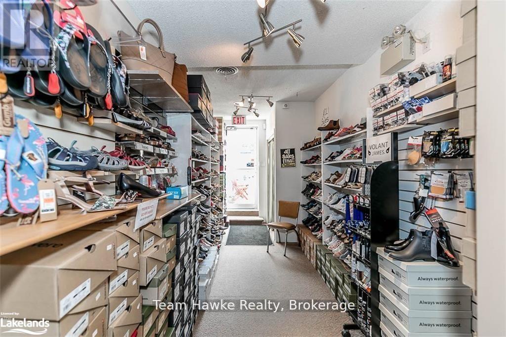 261 King Street Property Photo 4