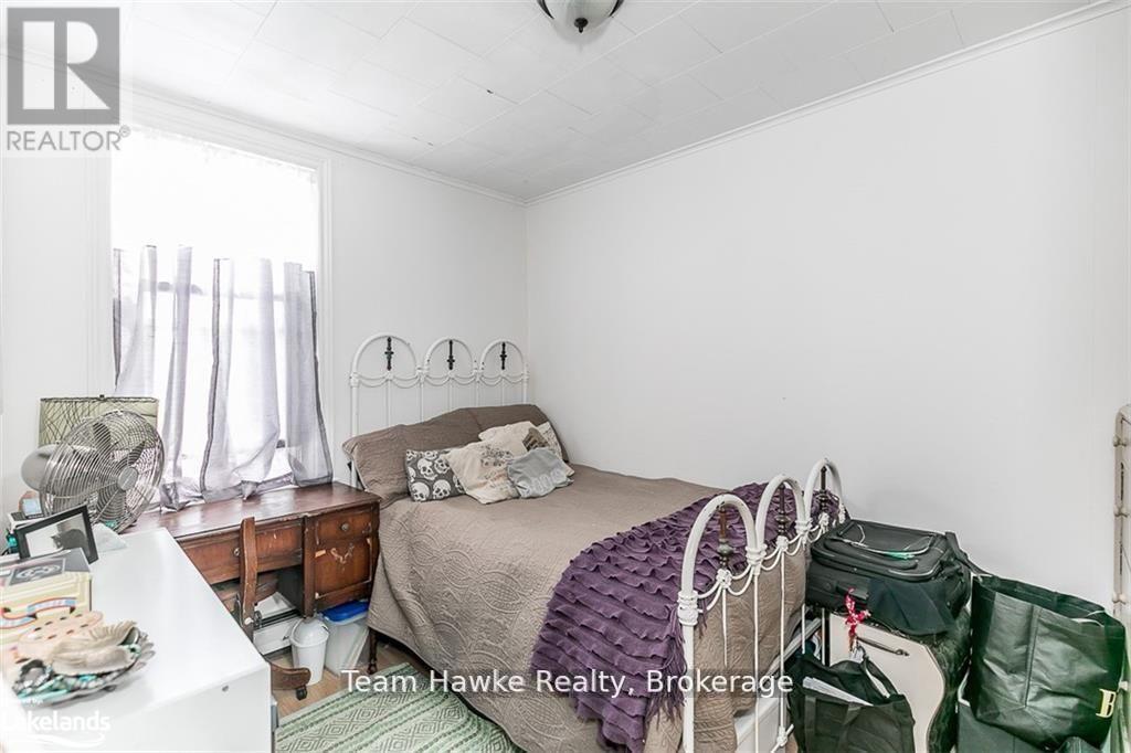 261 King Street Property Photo 40