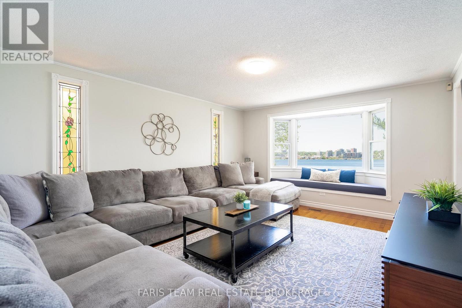 10 White Oaks Road Property Photo 14