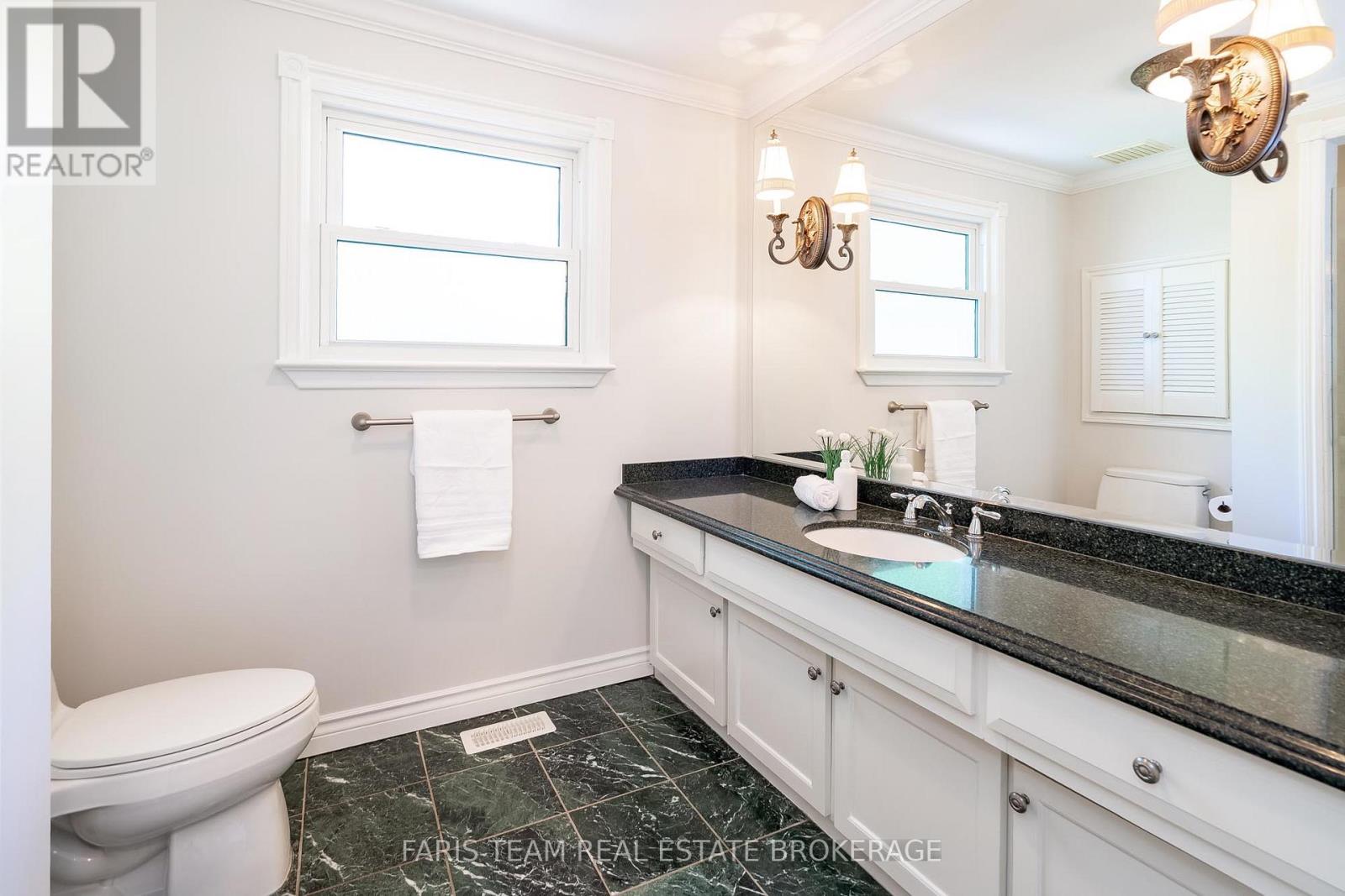 10 White Oaks Road Property Photo 17