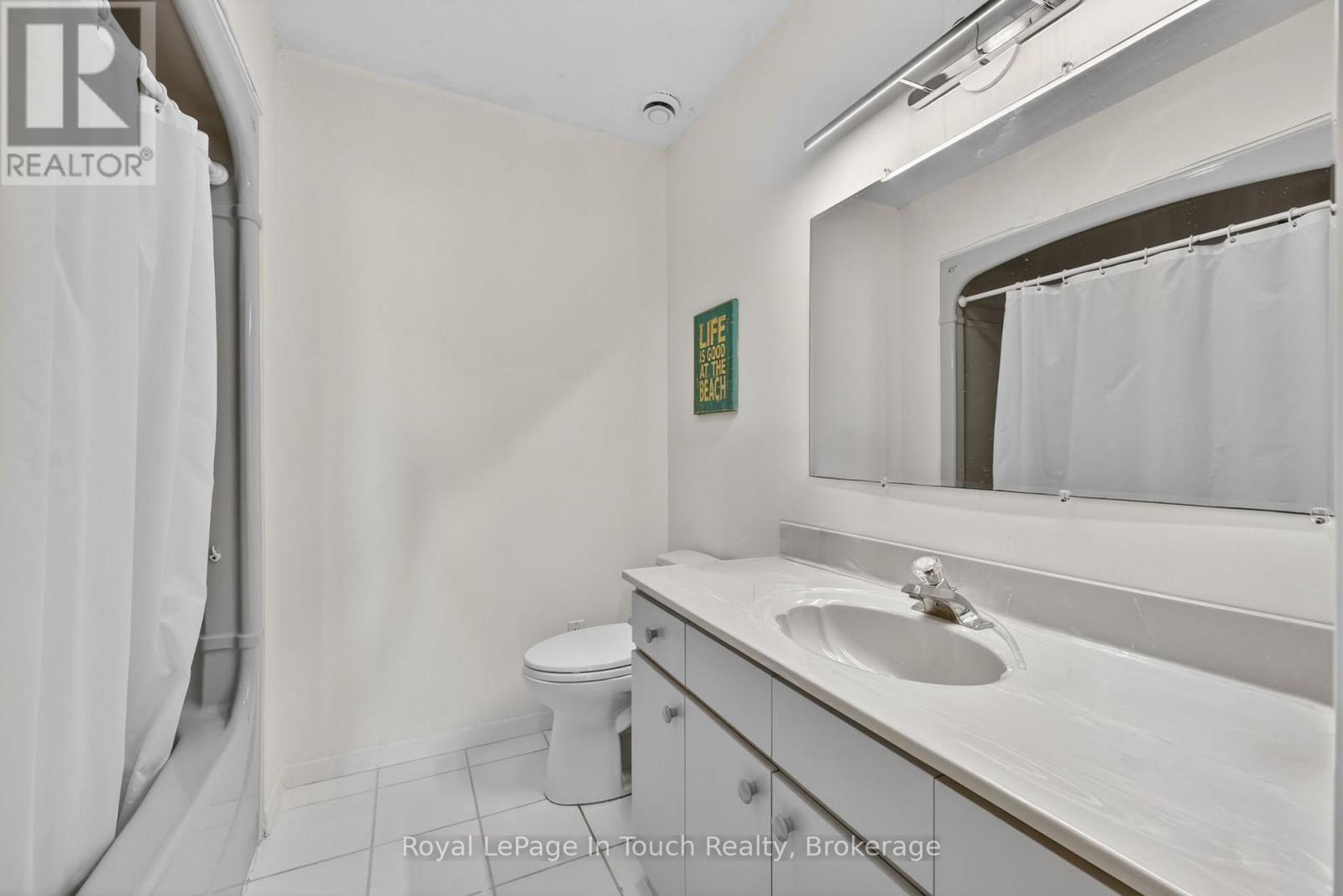 32 Tiny Beaches Road S Property Photo 23
