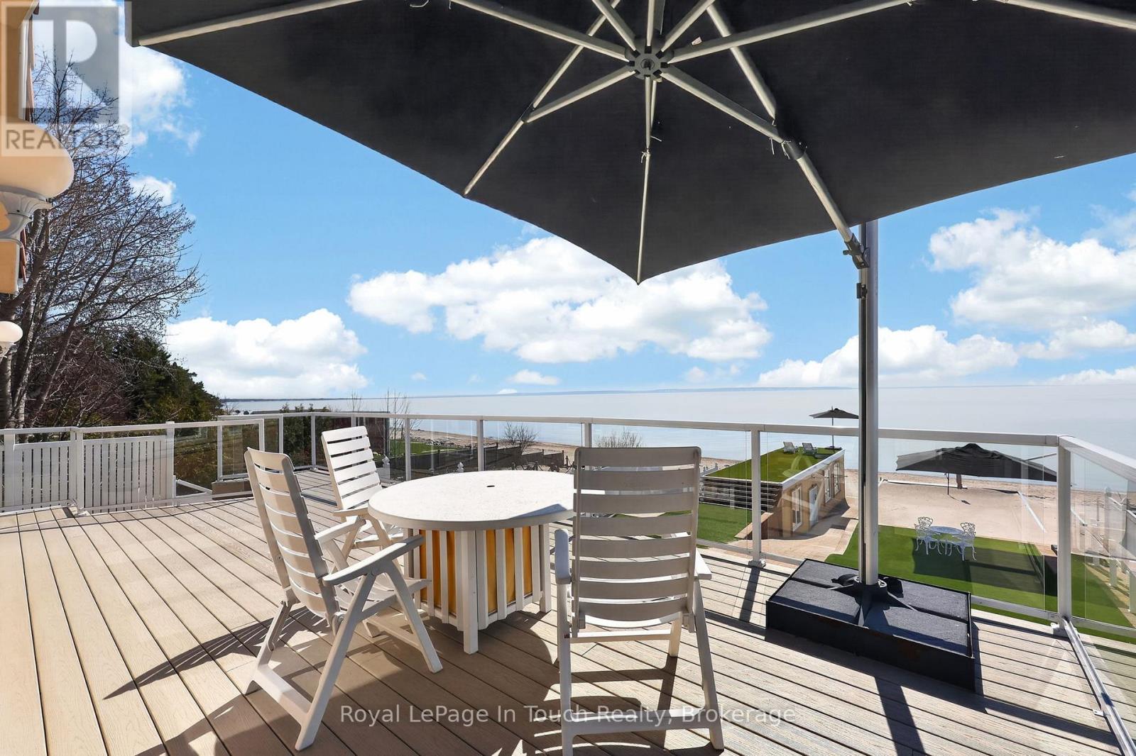 32 Tiny Beaches Road S Property Photo 25