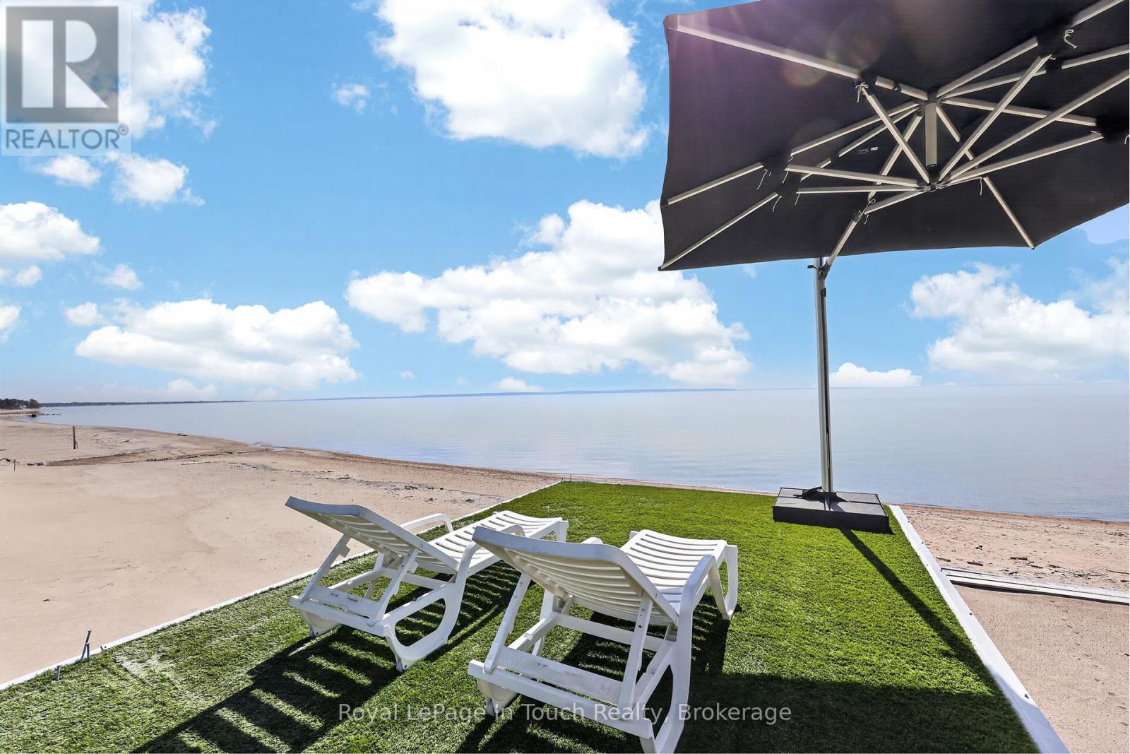32 Tiny Beaches Road S Property Photo 33