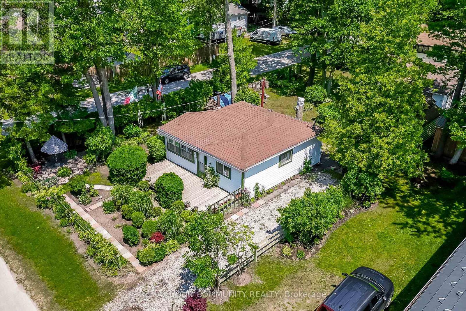 45 30th Street Property Photo 2