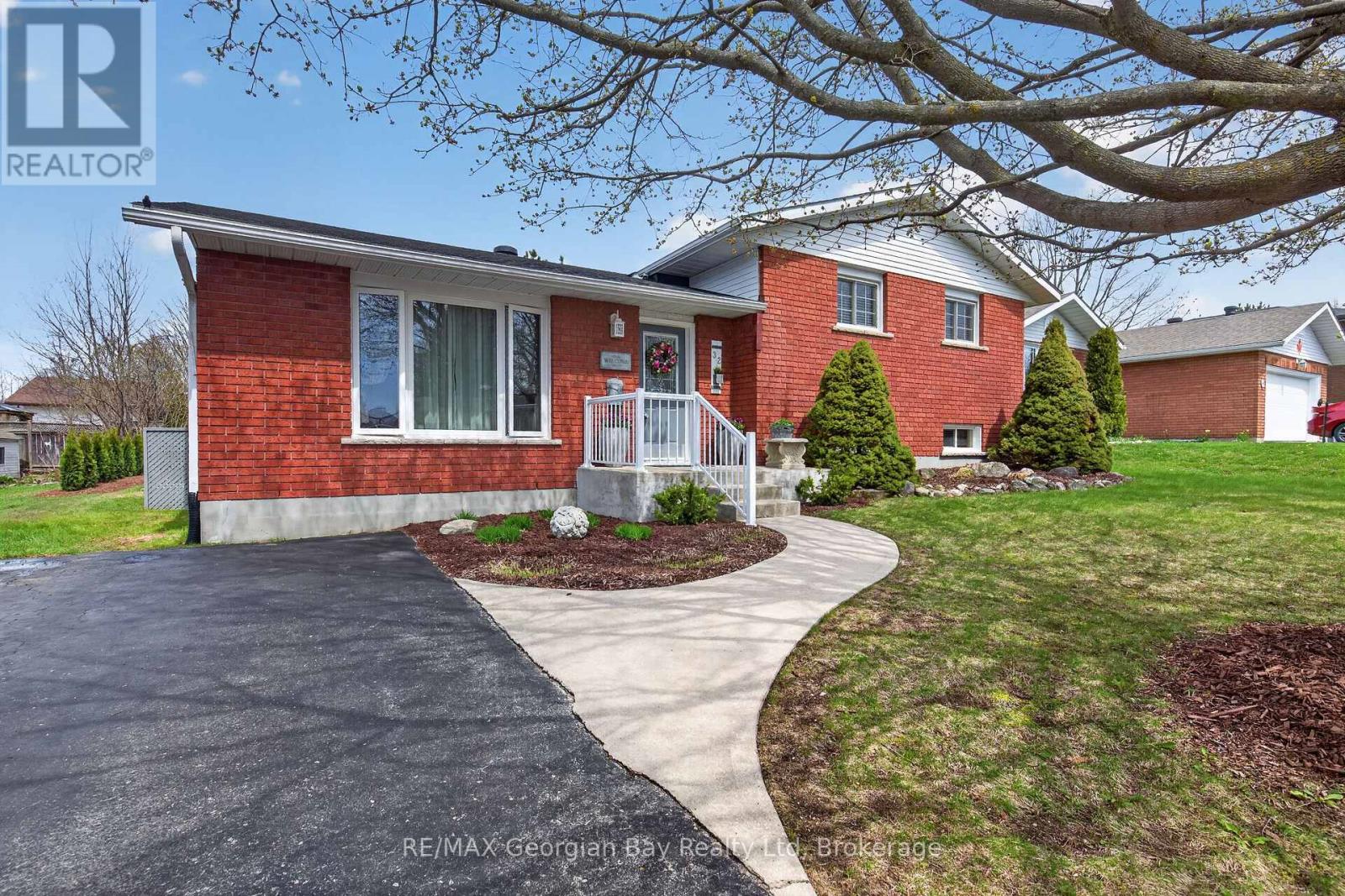 32 Bonaventure Place Property Photo 2