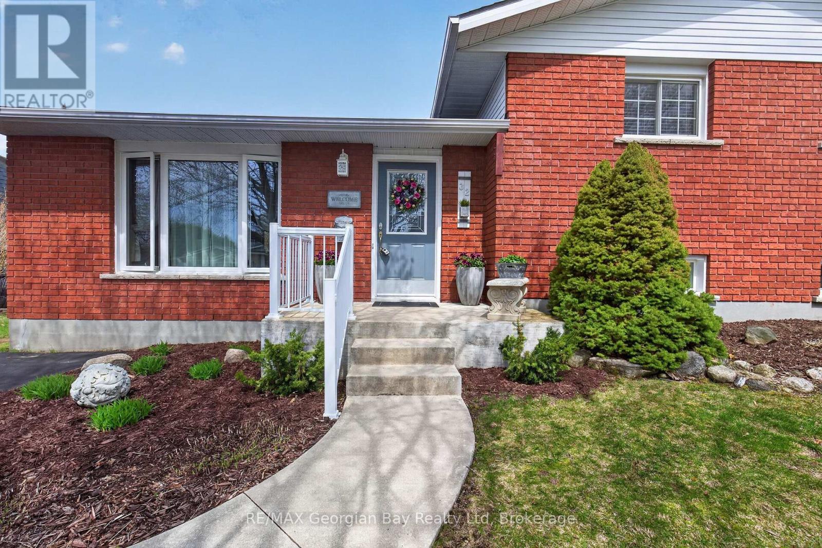 32 Bonaventure Place Property Photo 3