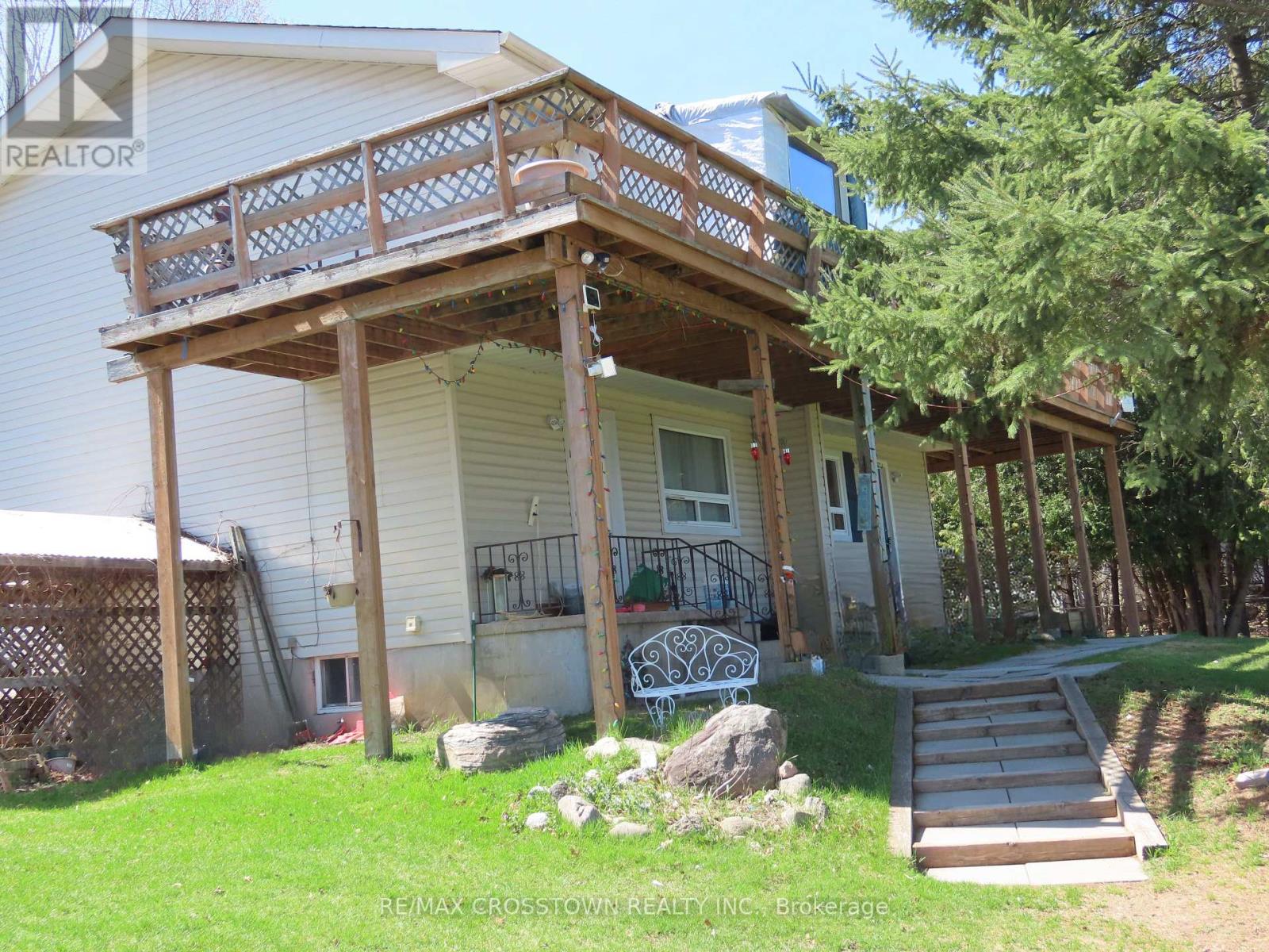 4716 Penetanguishene Road Property Photo 3