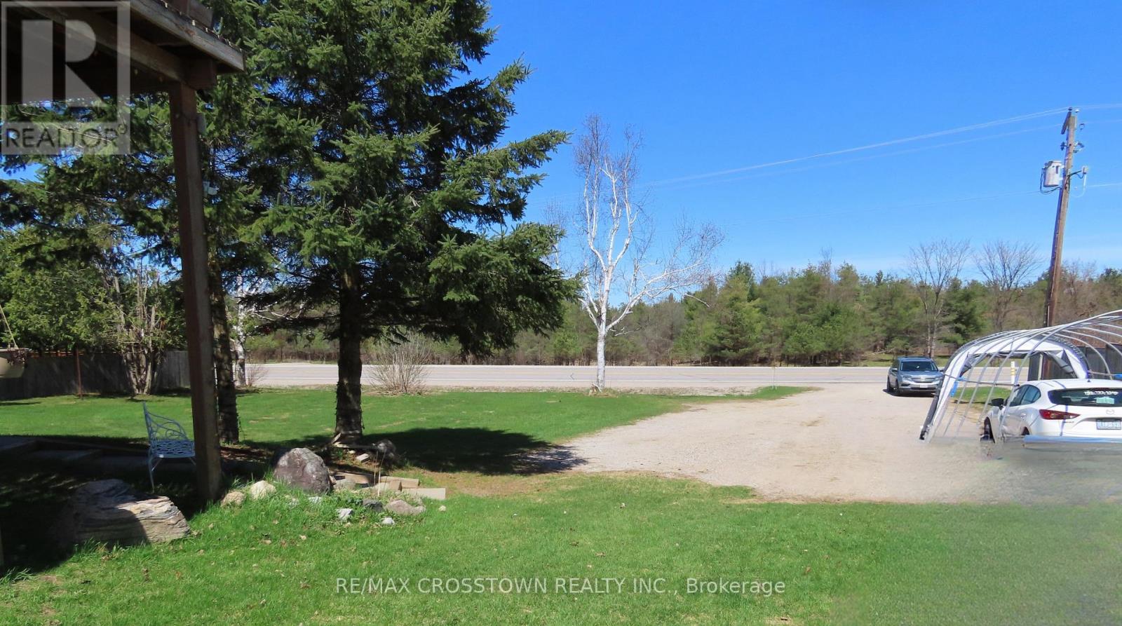4716 Penetanguishene Road Property Photo 4