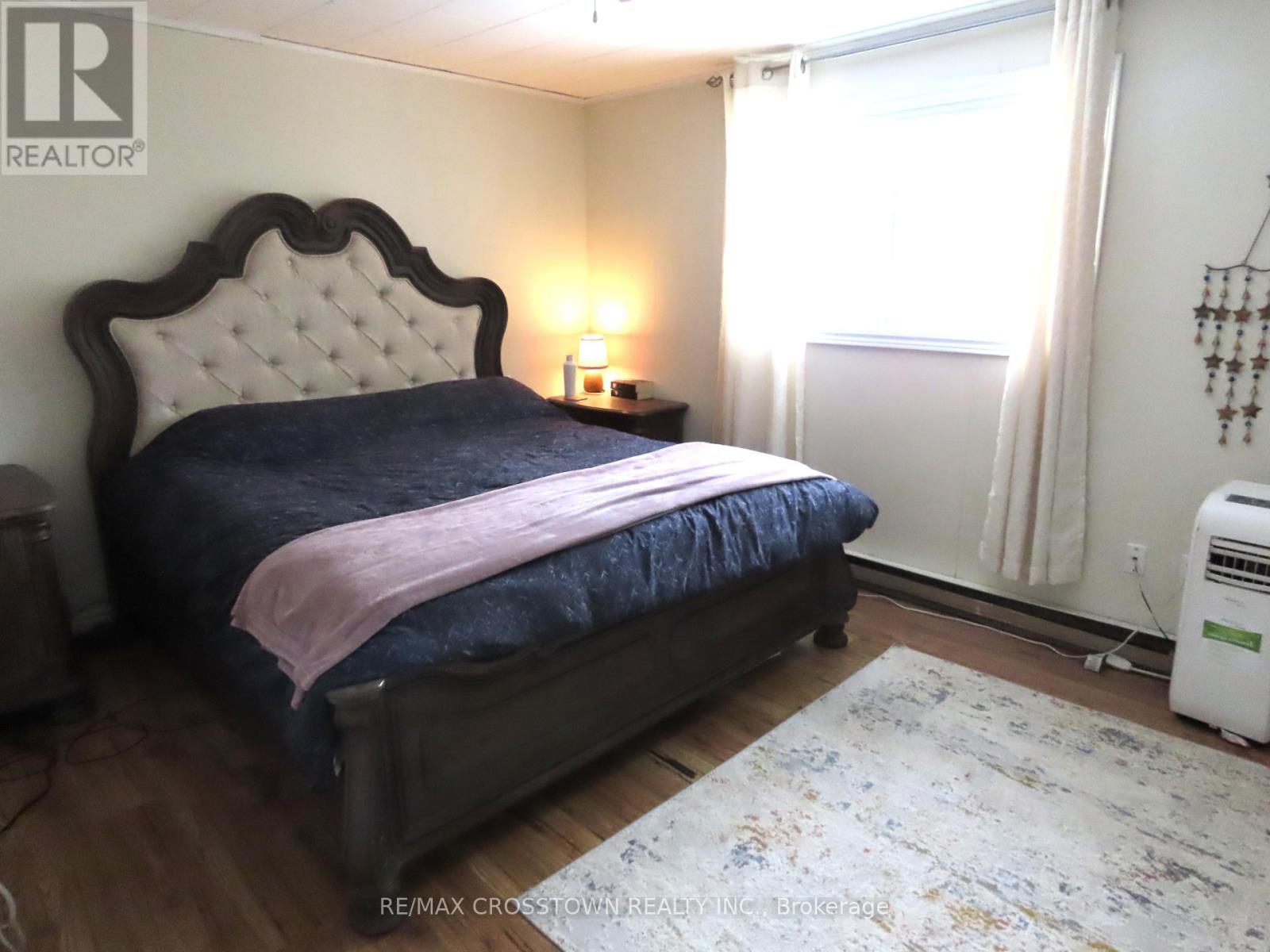 4716 Penetanguishene Road Property Photo 14