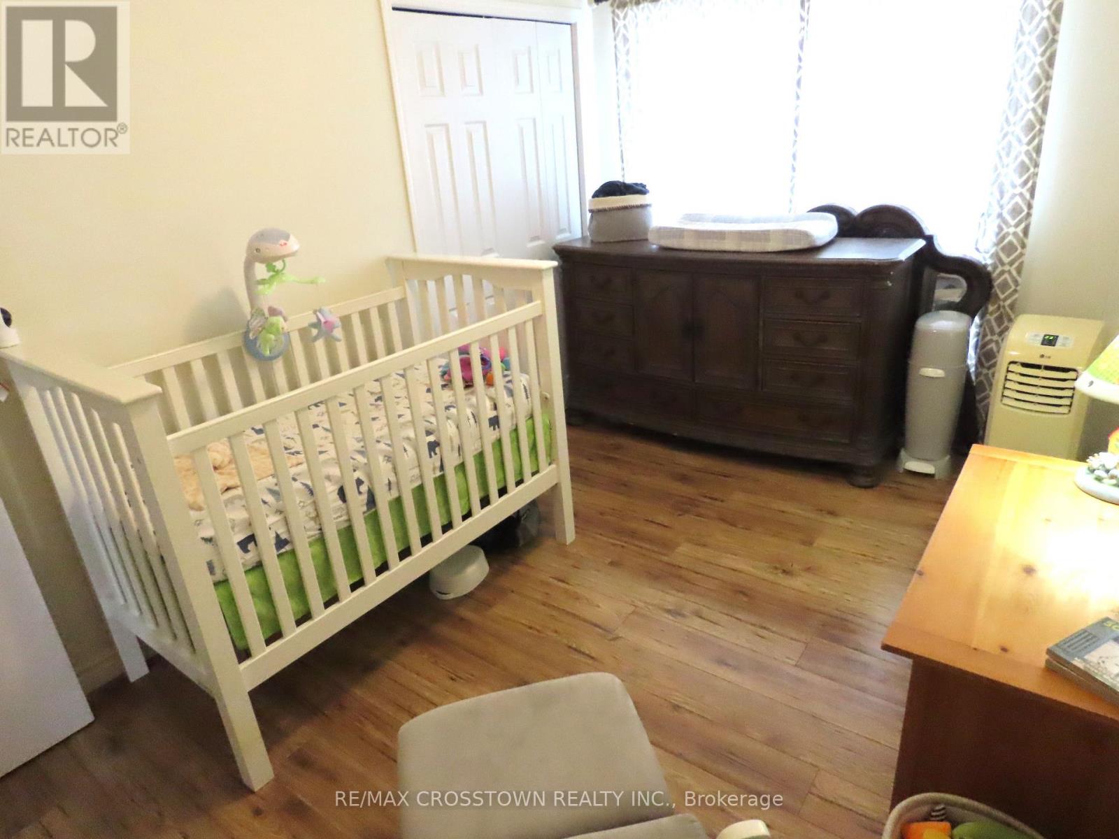 4716 Penetanguishene Road Property Photo 16