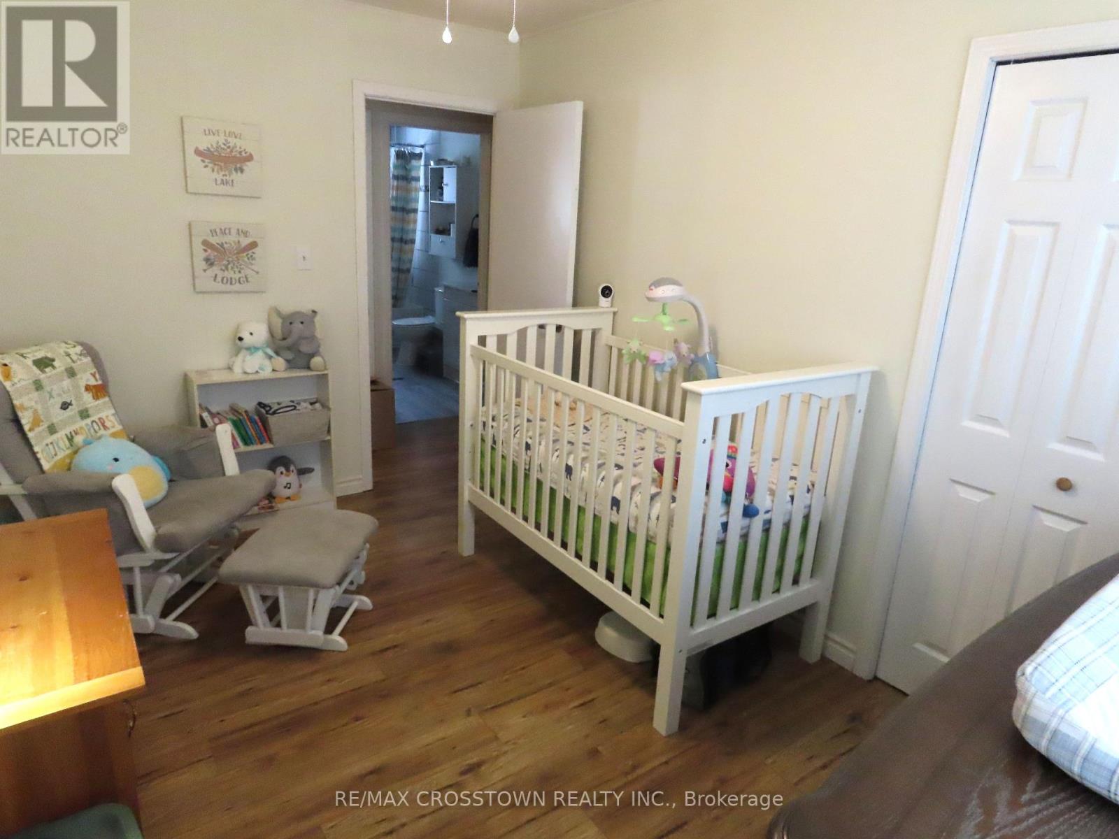 4716 Penetanguishene Road Property Photo 17