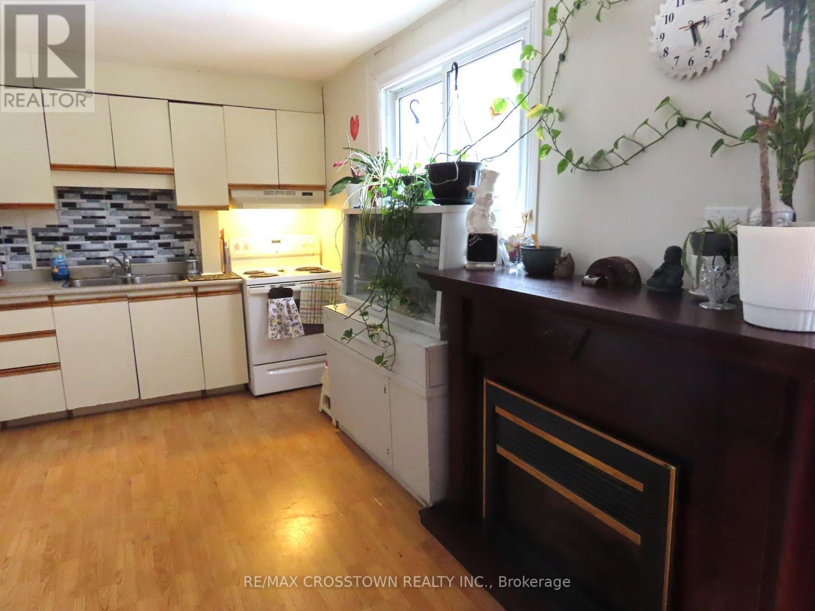 4716 Penetanguishene Road Property Photo 26