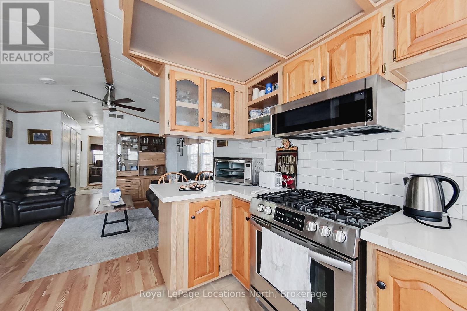 2 Wasaga Pines Lane E Property Photo 2