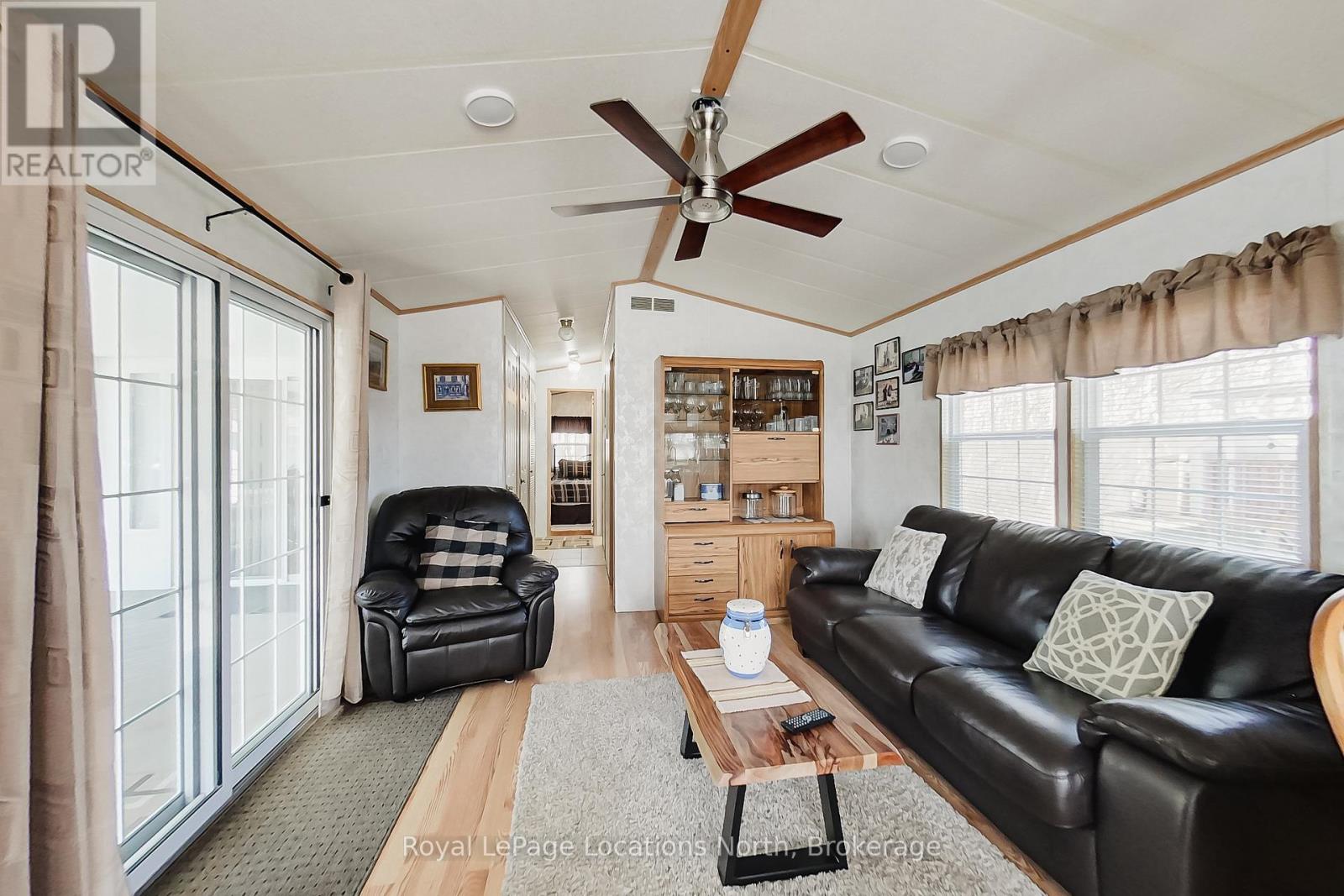2 Wasaga Pines Lane E Property Photo 3