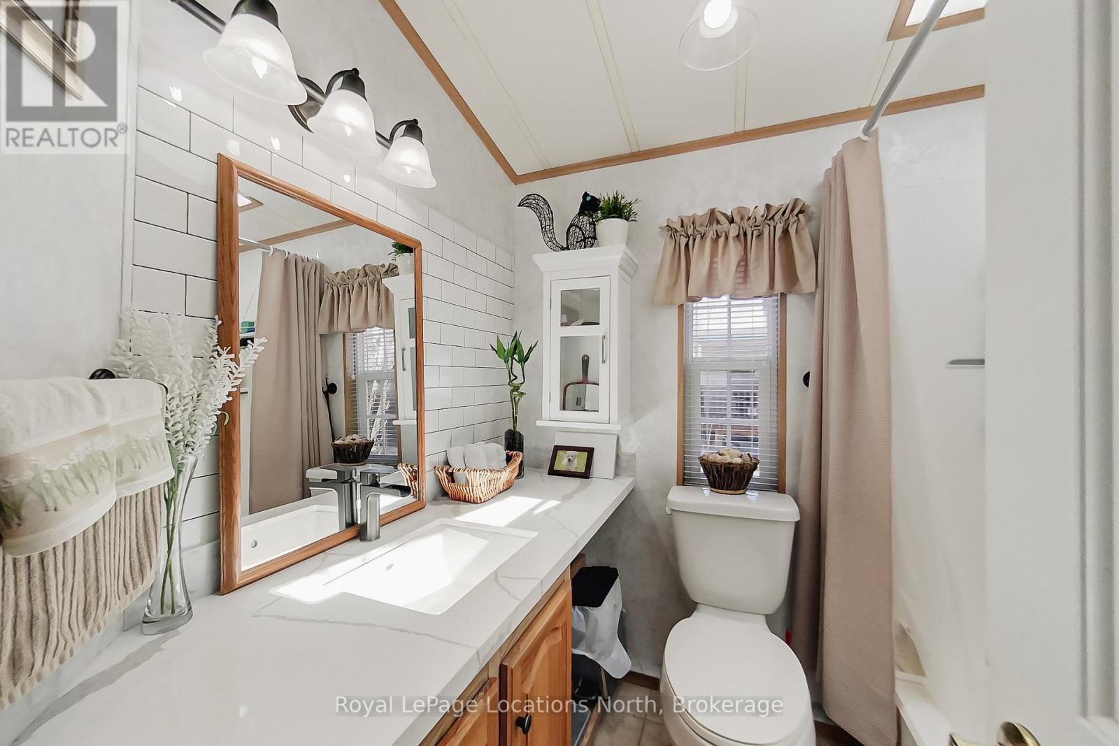 2 Wasaga Pines Lane E Property Photo 10