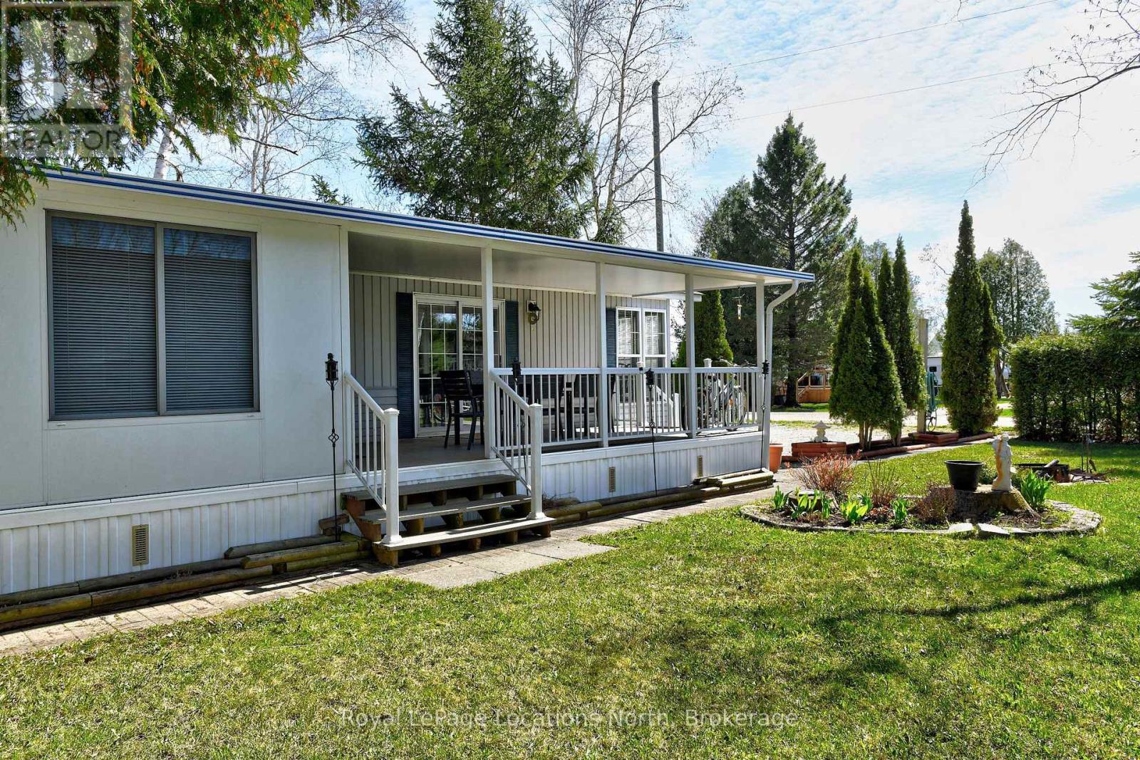 2 Wasaga Pines Lane E Property Photo 14